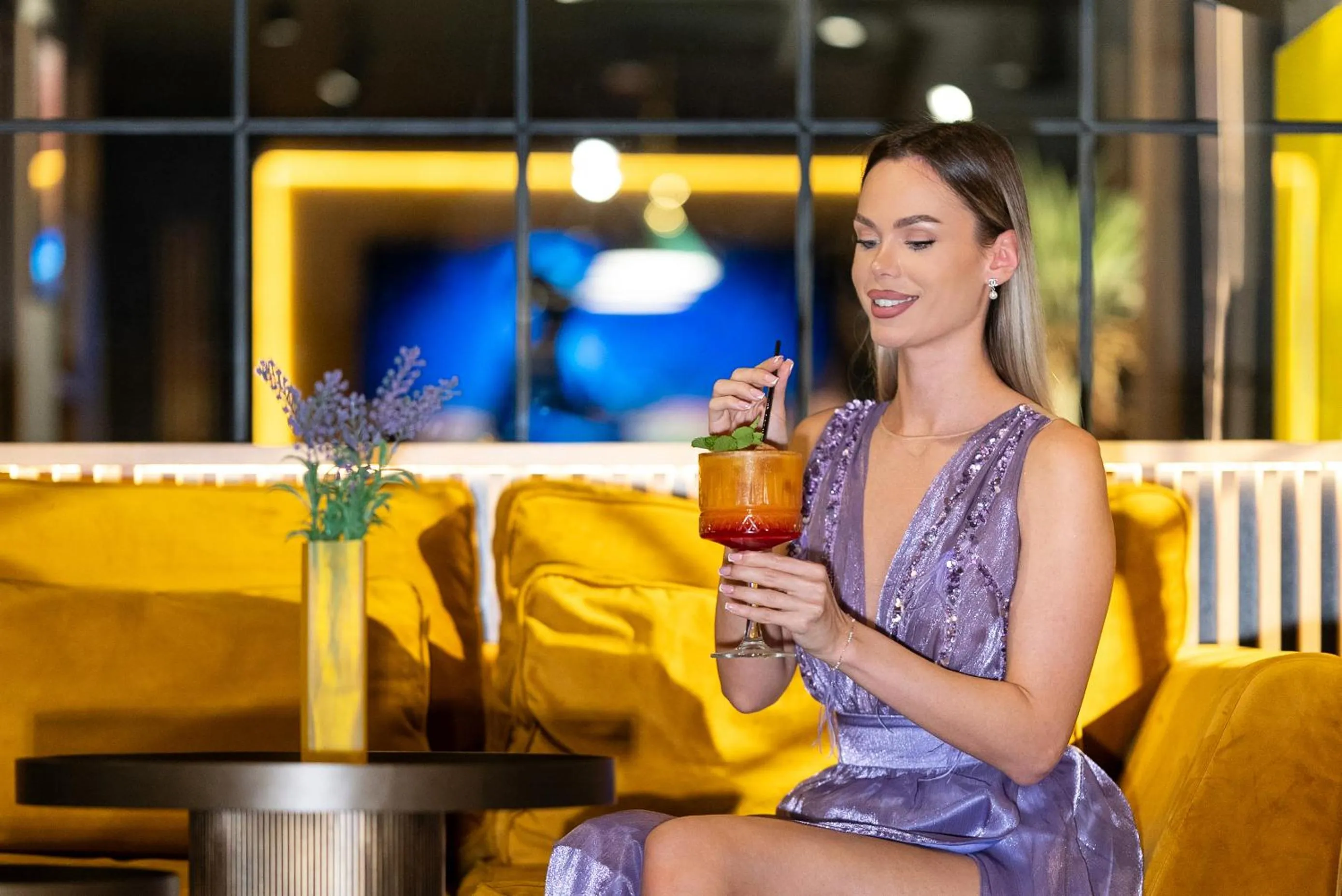 Lounge or bar in Bucharest Unirii Square - Handwritten Collection