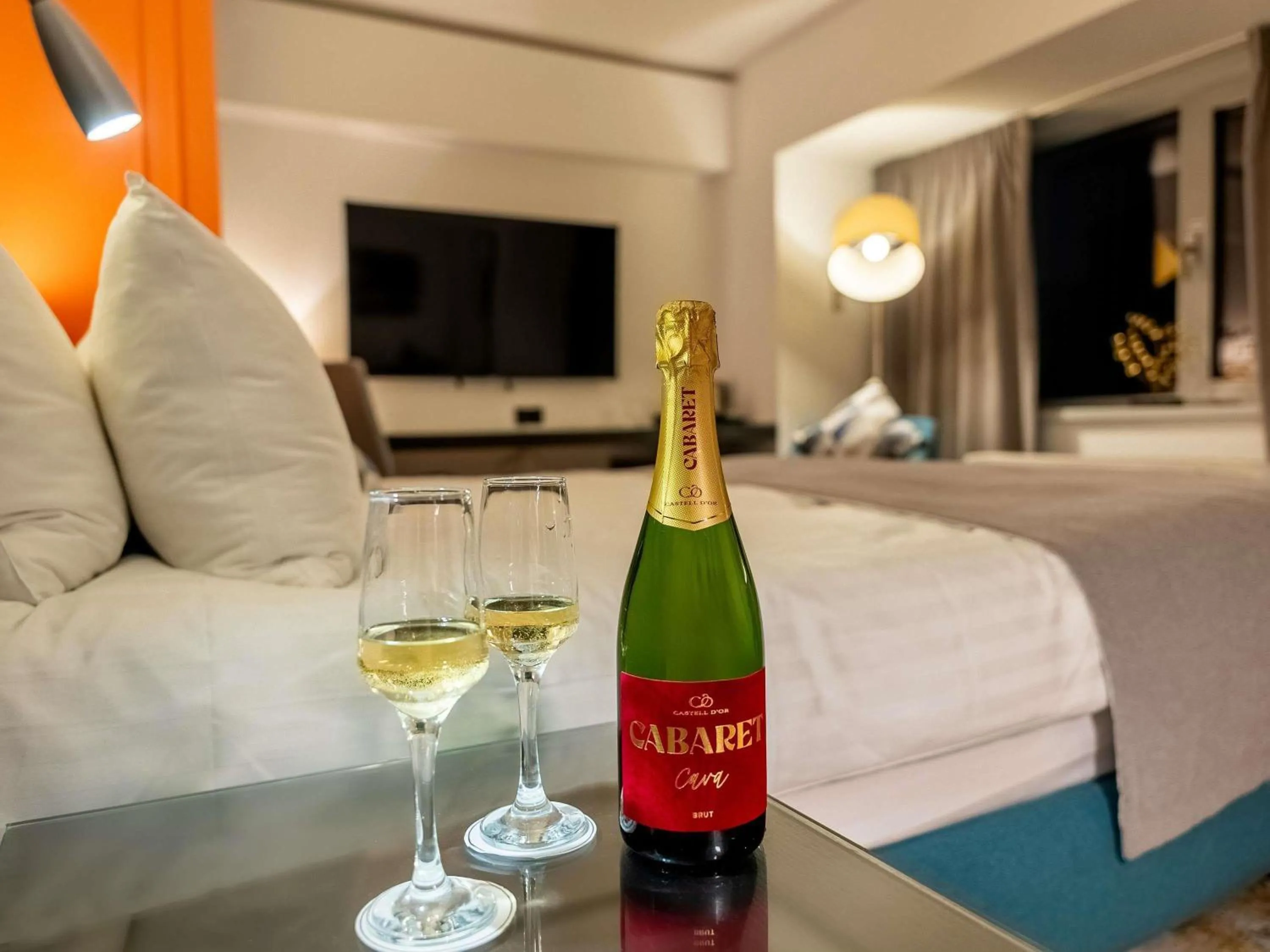 Bedroom, Bed in Bucharest Unirii Square - Handwritten Collection