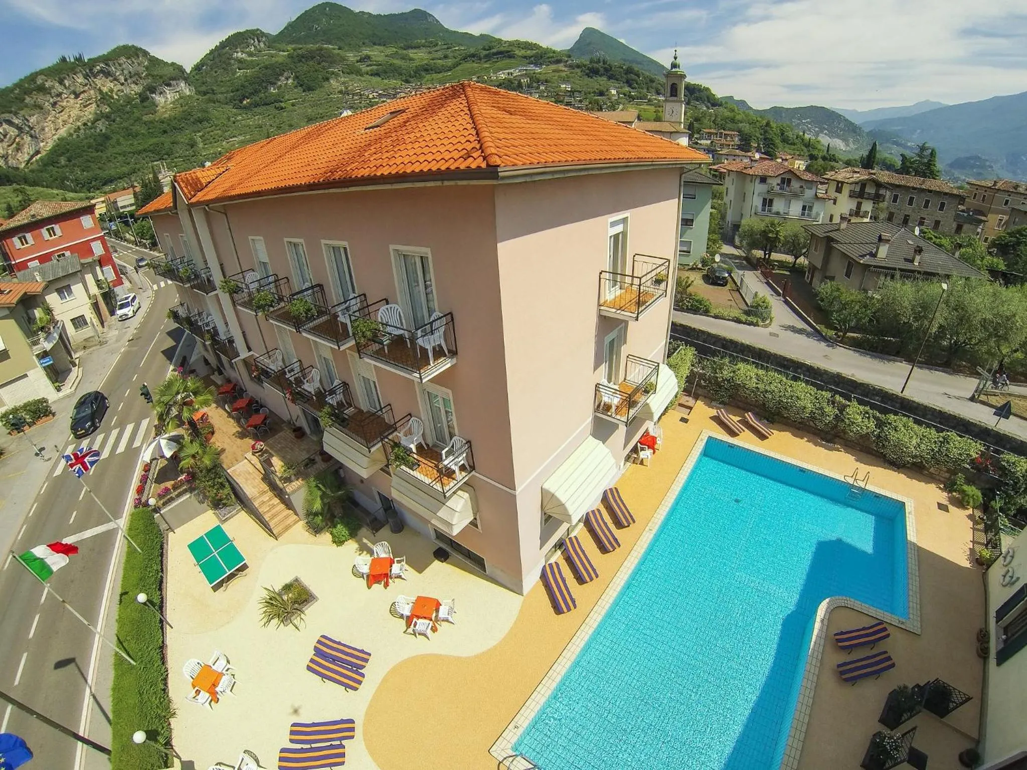 Property building in Hotel Alberello - Varone