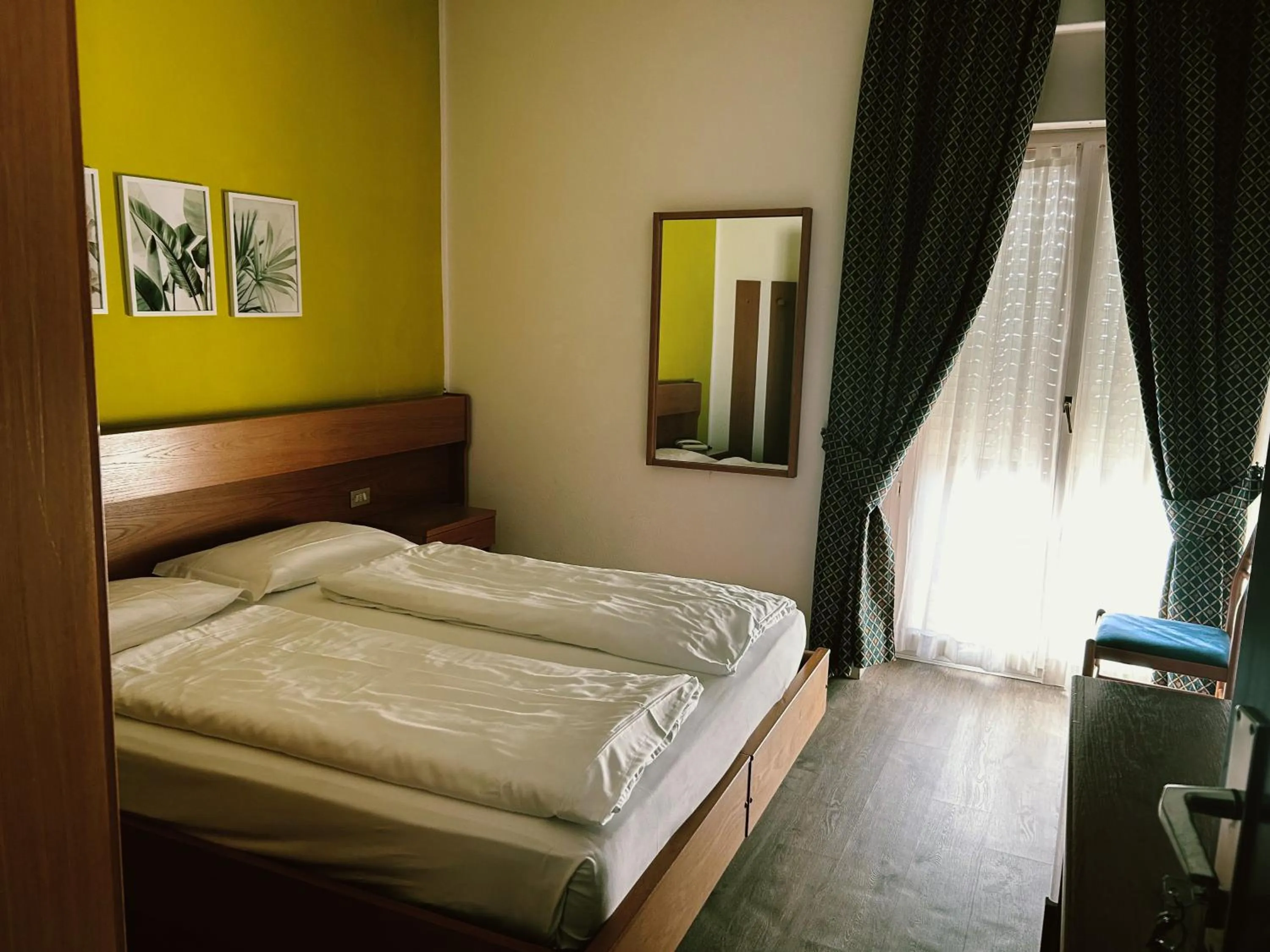 Bed in Hotel Alberello - Varone