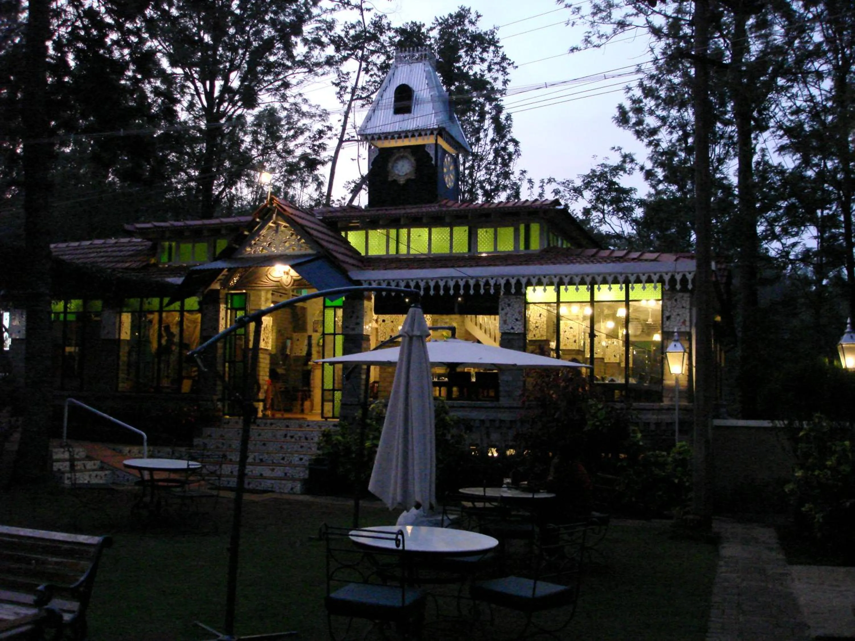 Property building in INDeco Lake Forest