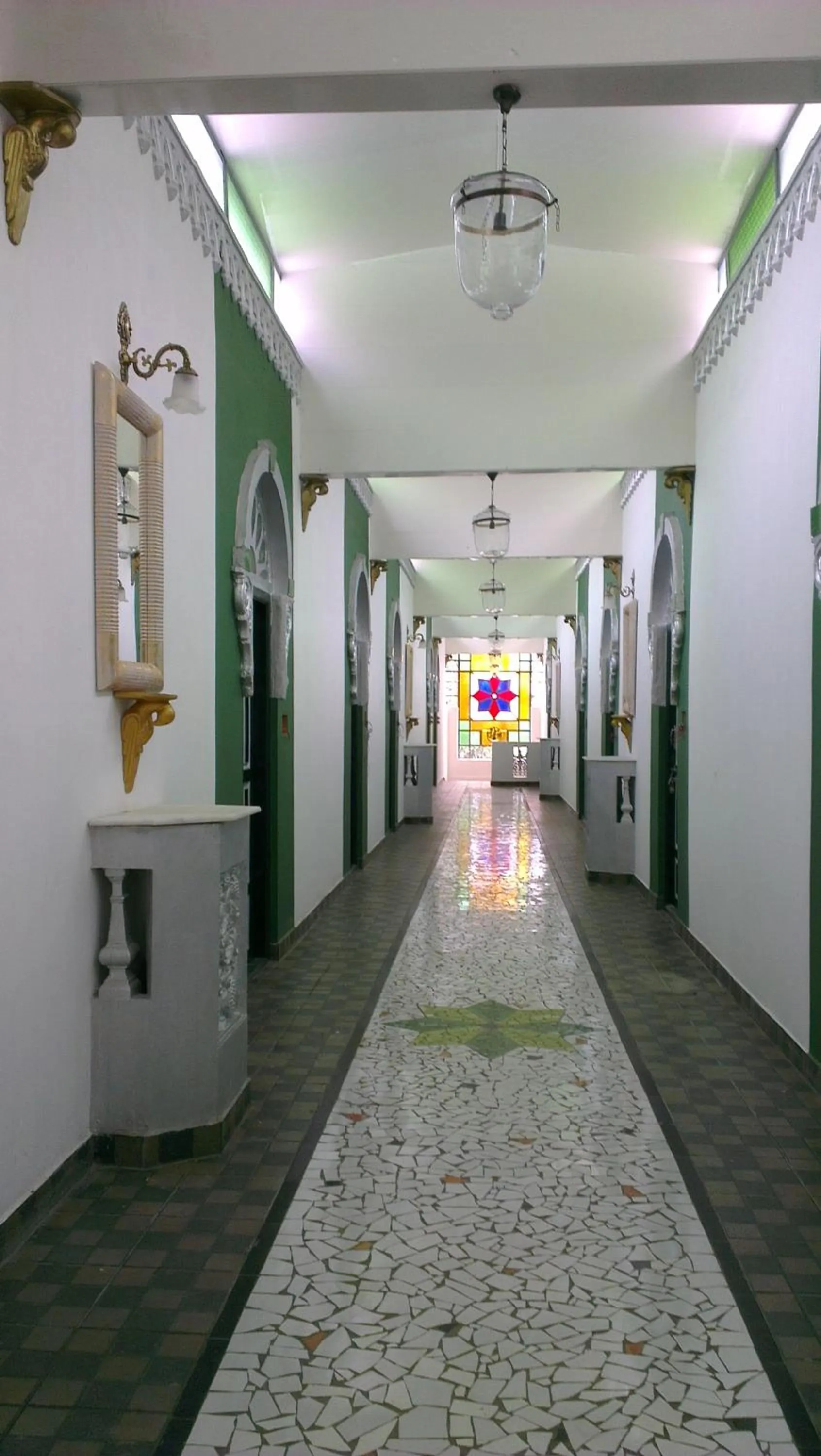 Floor plan in INDeco Lake Forest