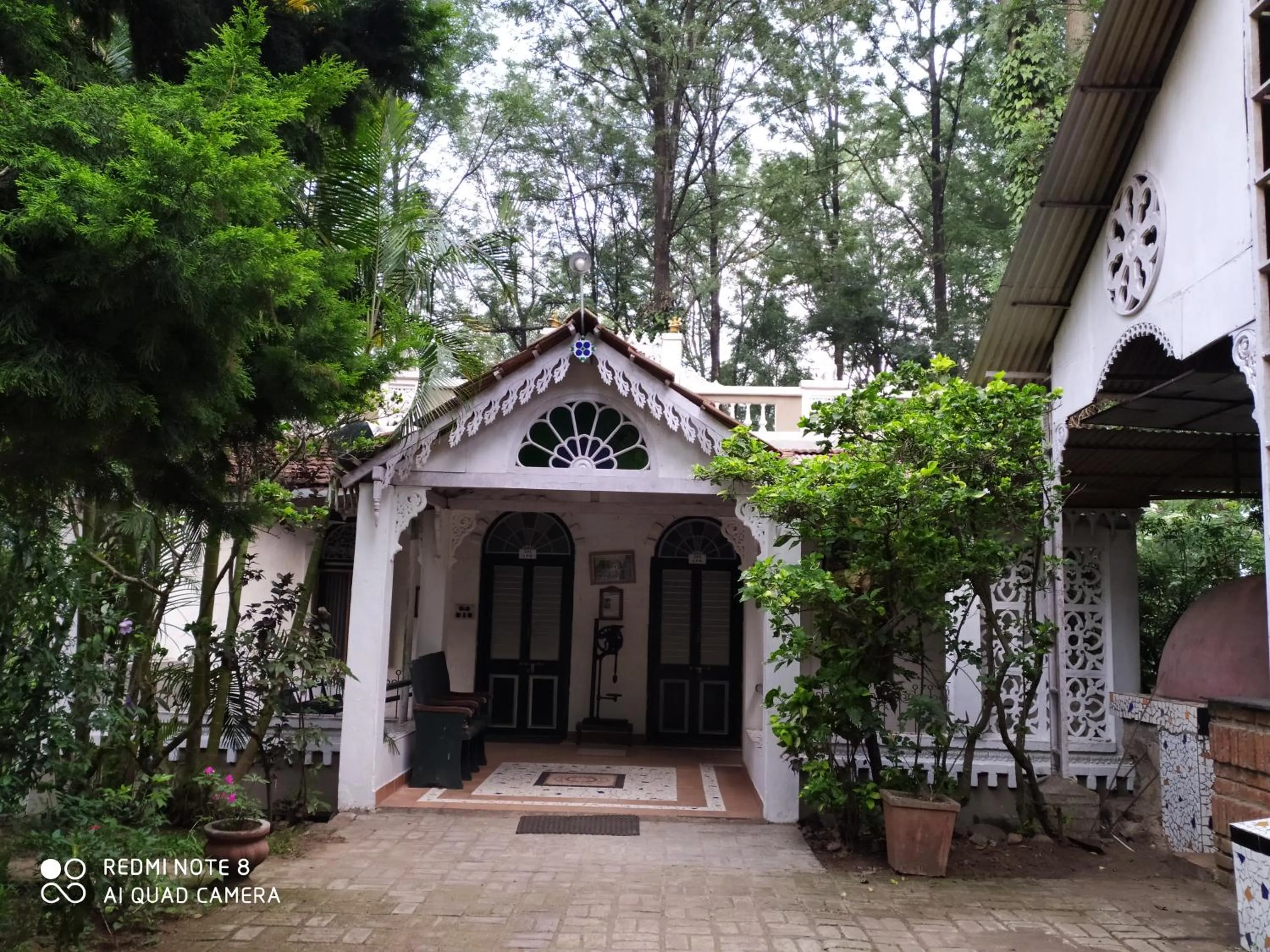 Property building in INDeco Lake Forest