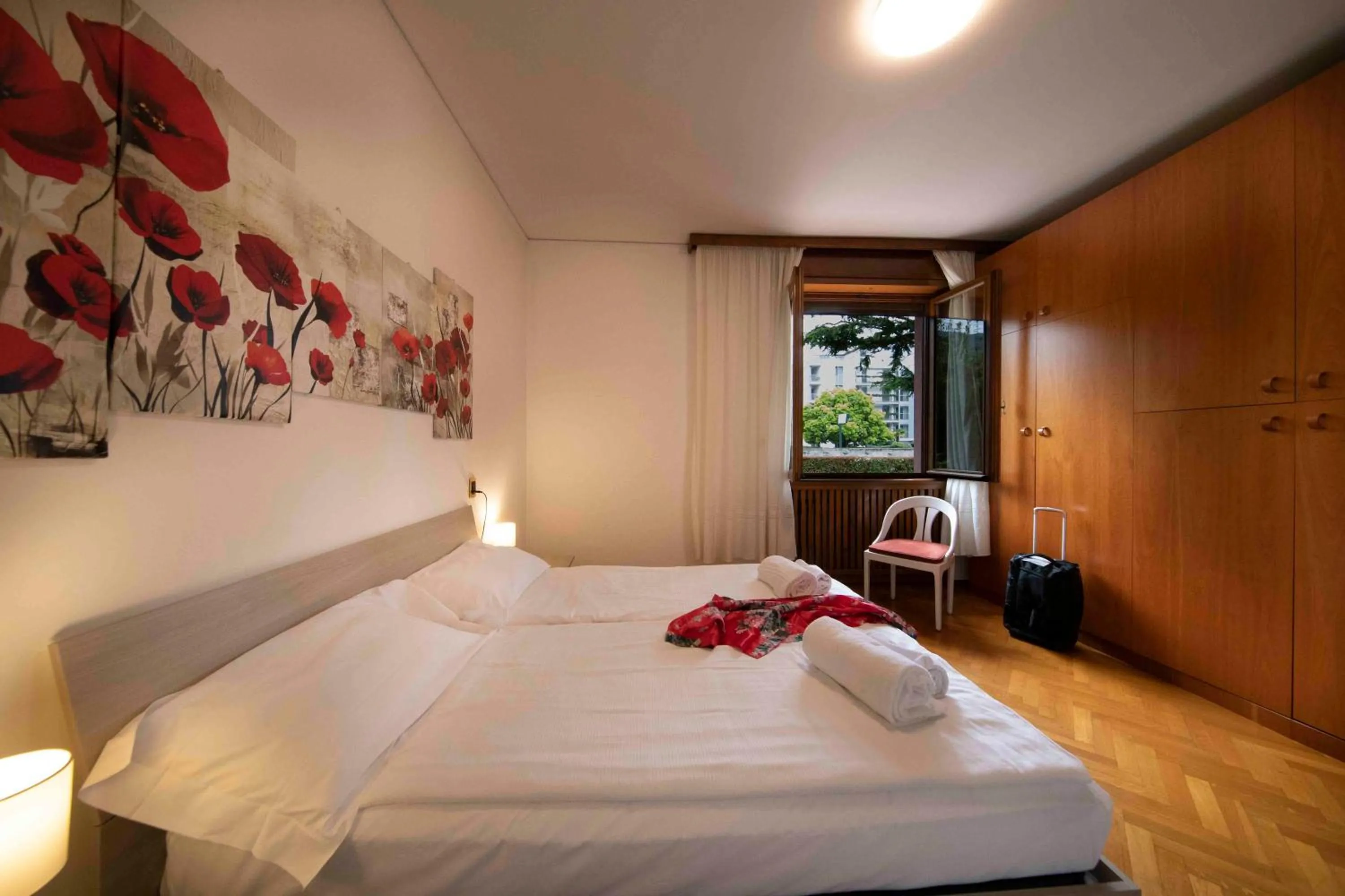 Bedroom, Bed in SunLake Hotel