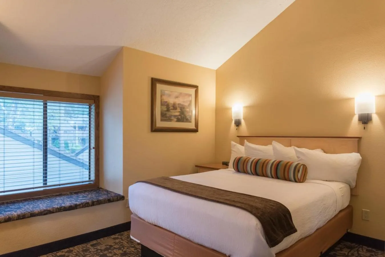 Bedroom, Bed in Whispering Woods Resort