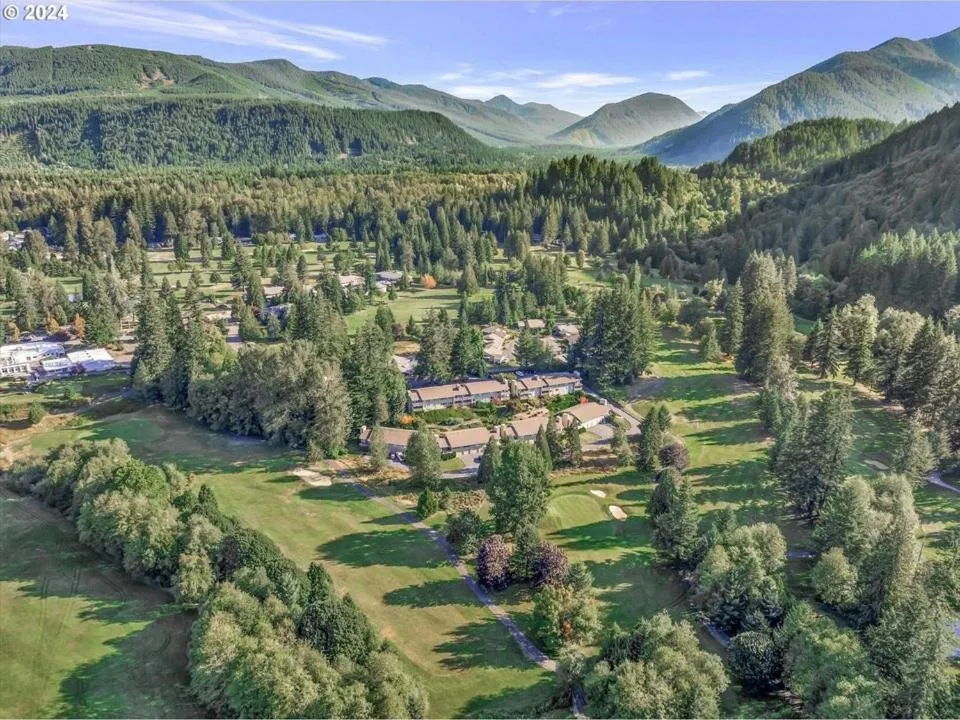 Natural landscape in Whispering Woods Resort