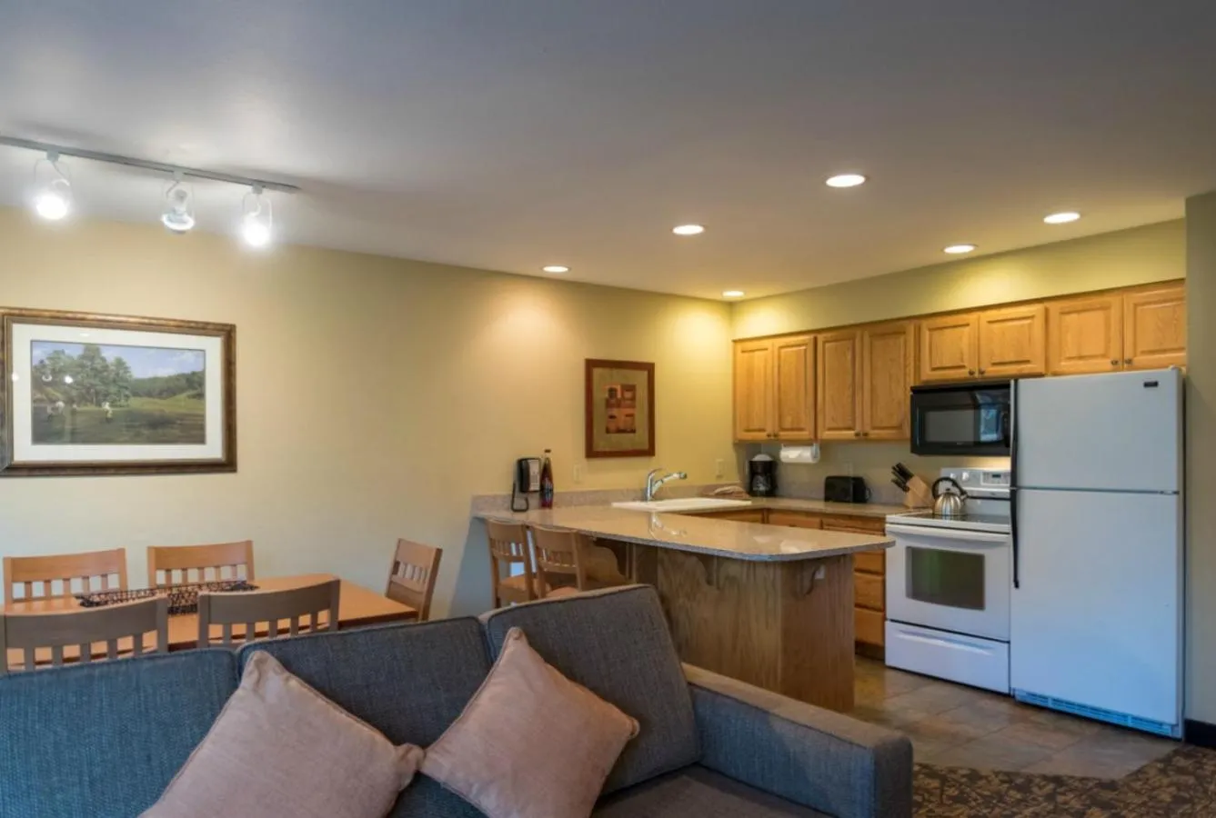 Kitchen or kitchenette in Whispering Woods Resort