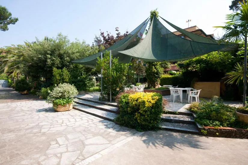 Patio in Hotel Gemma Del Mare
