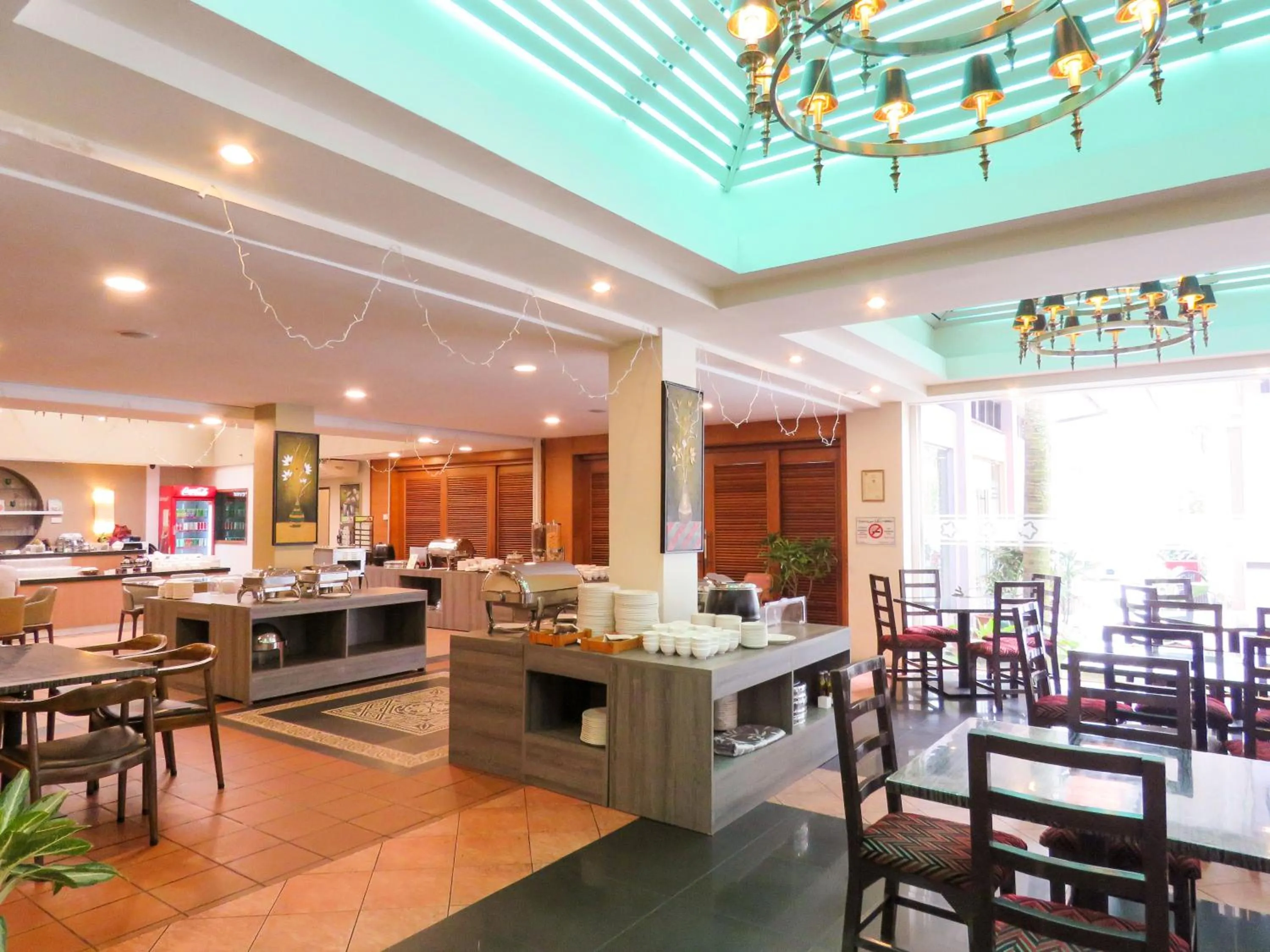 Restaurant/places to eat in StarLodge