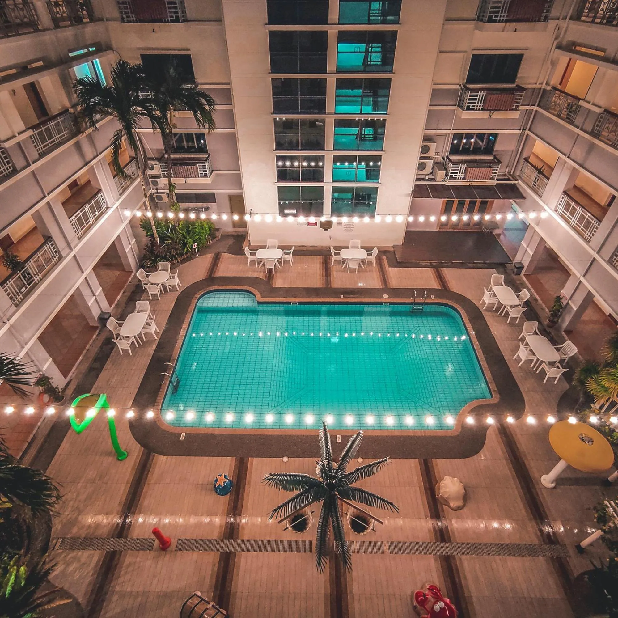 Swimming pool in StarLodge