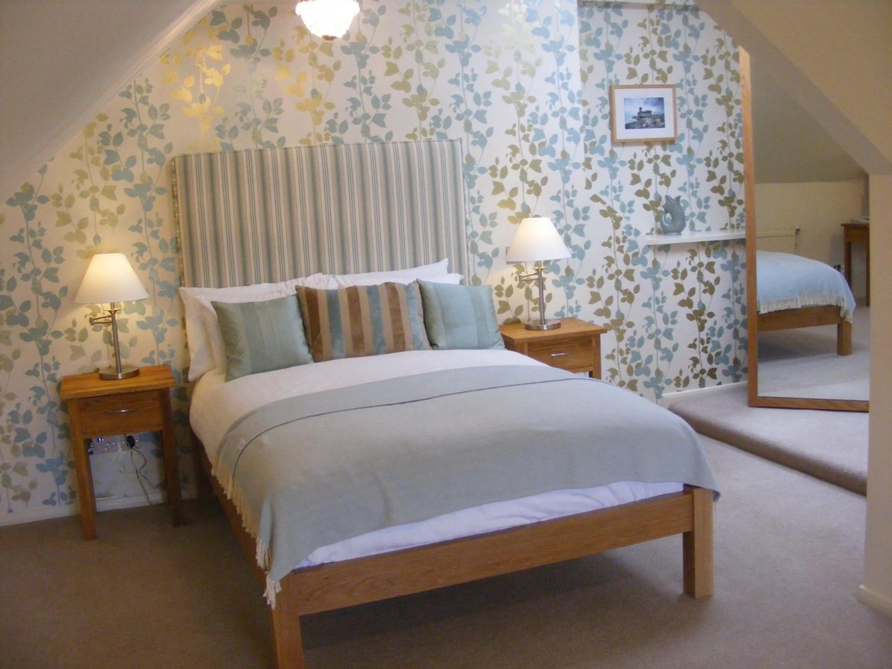 Photo of the whole room, Bed in The Marquess of Exeter