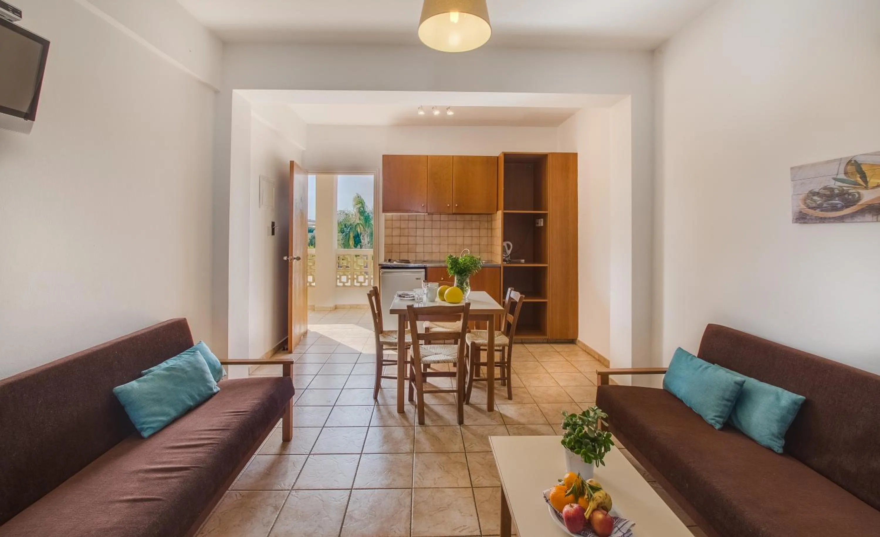 Dining area in Captain Karas Holidays Apartments