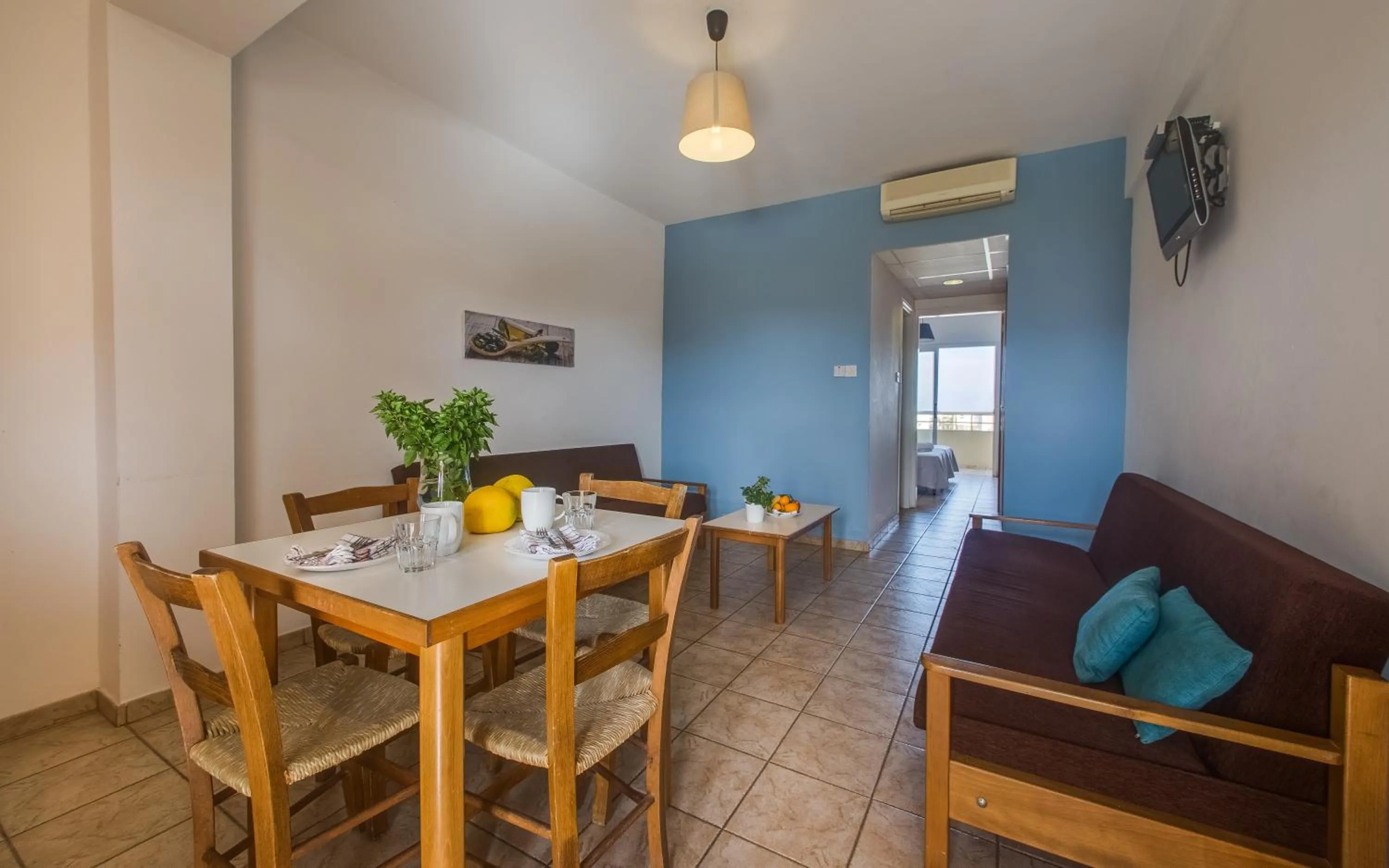 Dining area in Captain Karas Holidays Apartments