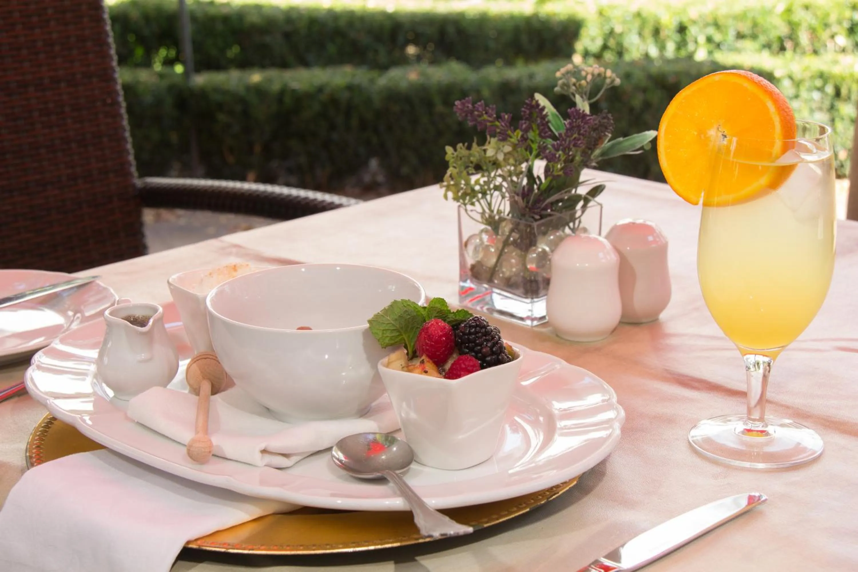 Food and drinks in The Syrene Boutique Hotel