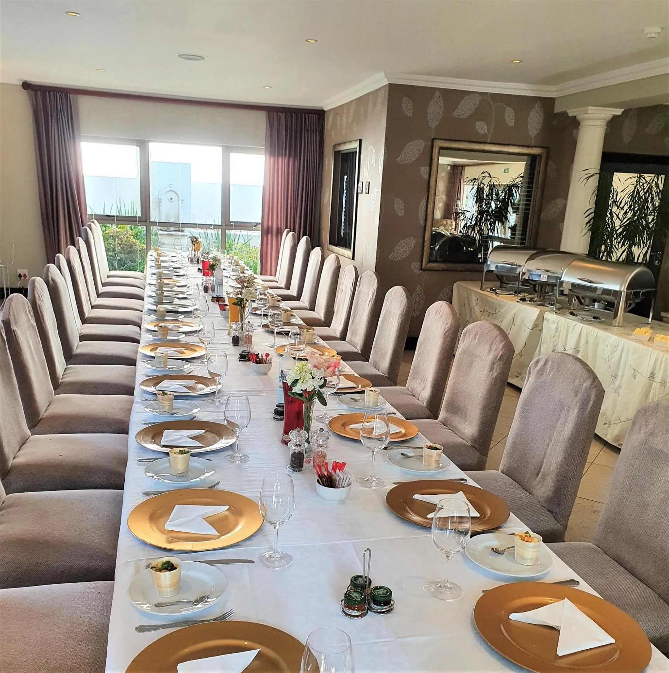 Restaurant/places to eat in The Syrene Boutique Hotel