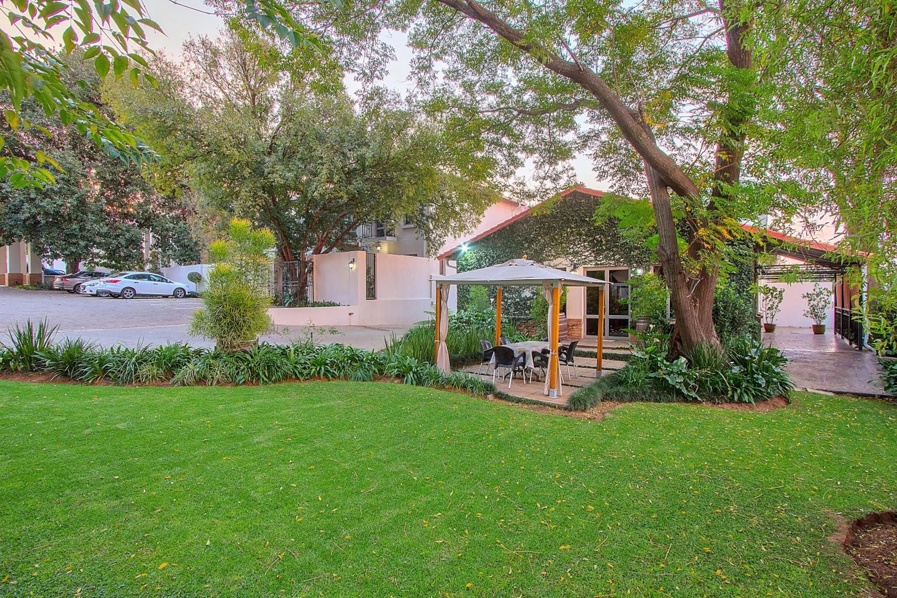 Garden in The Syrene Boutique Hotel