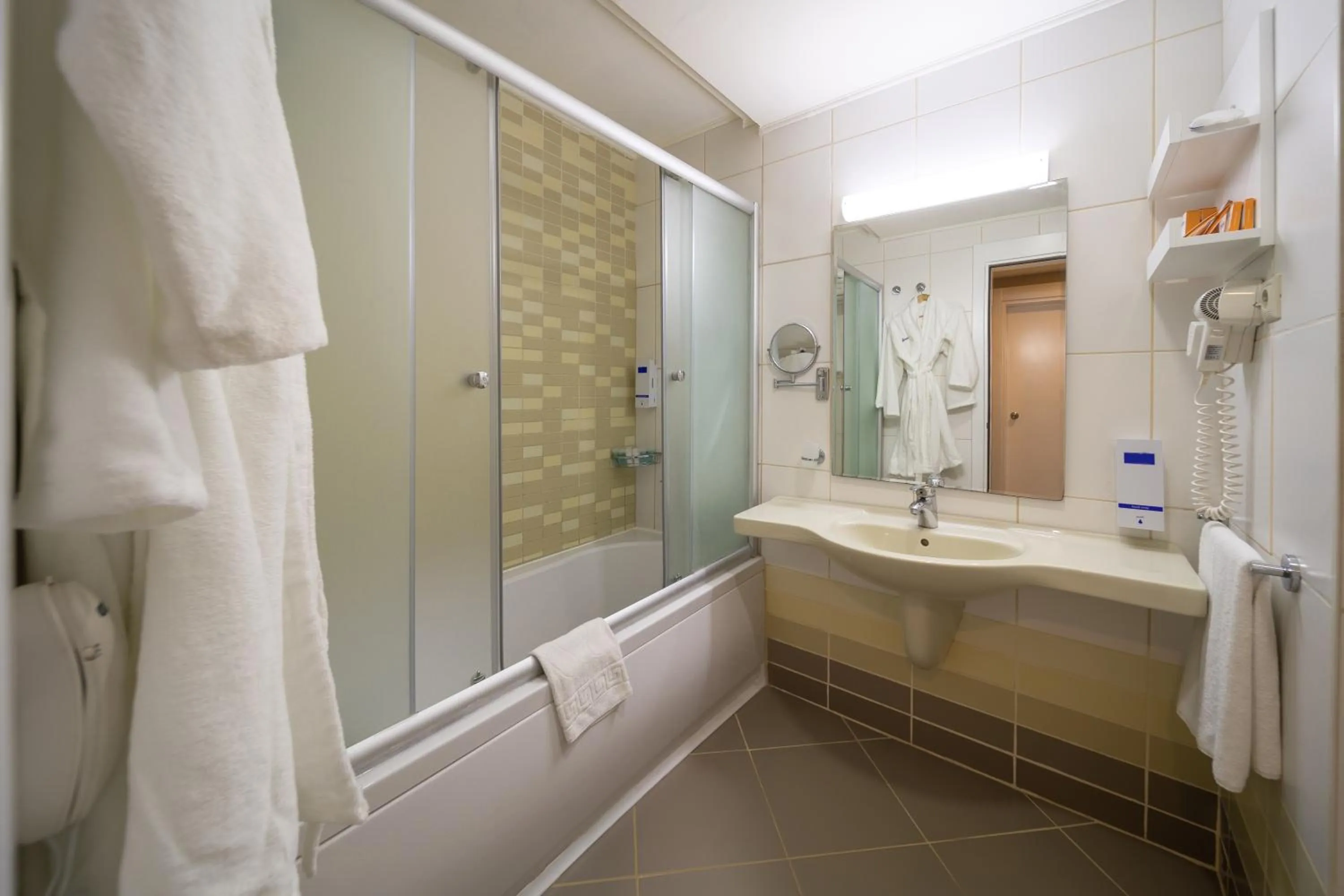 Bathroom in Sueno Hotels Beach Side