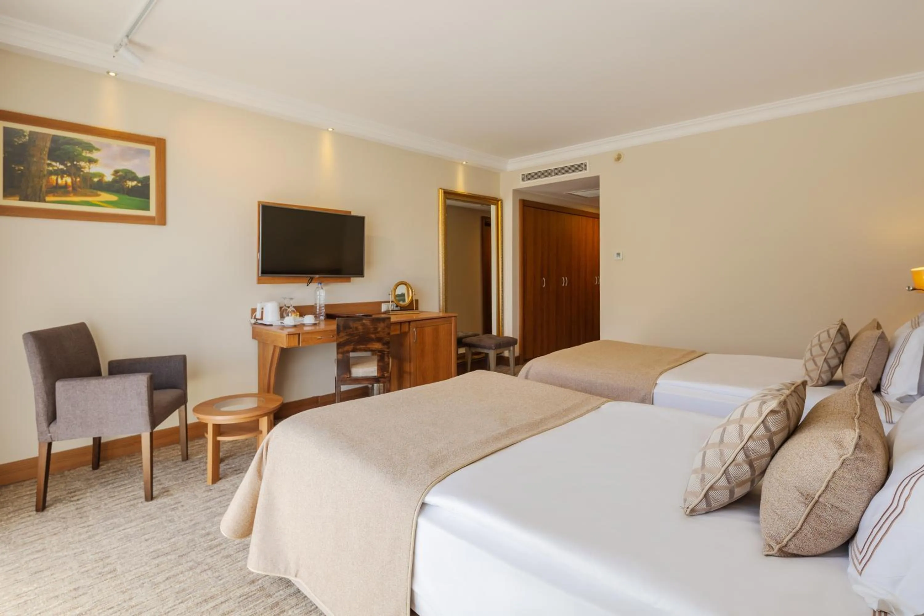 Bed in Sueno Hotels Golf Belek - Free Access to Sueno Hotels Deluxe Belek Facilities