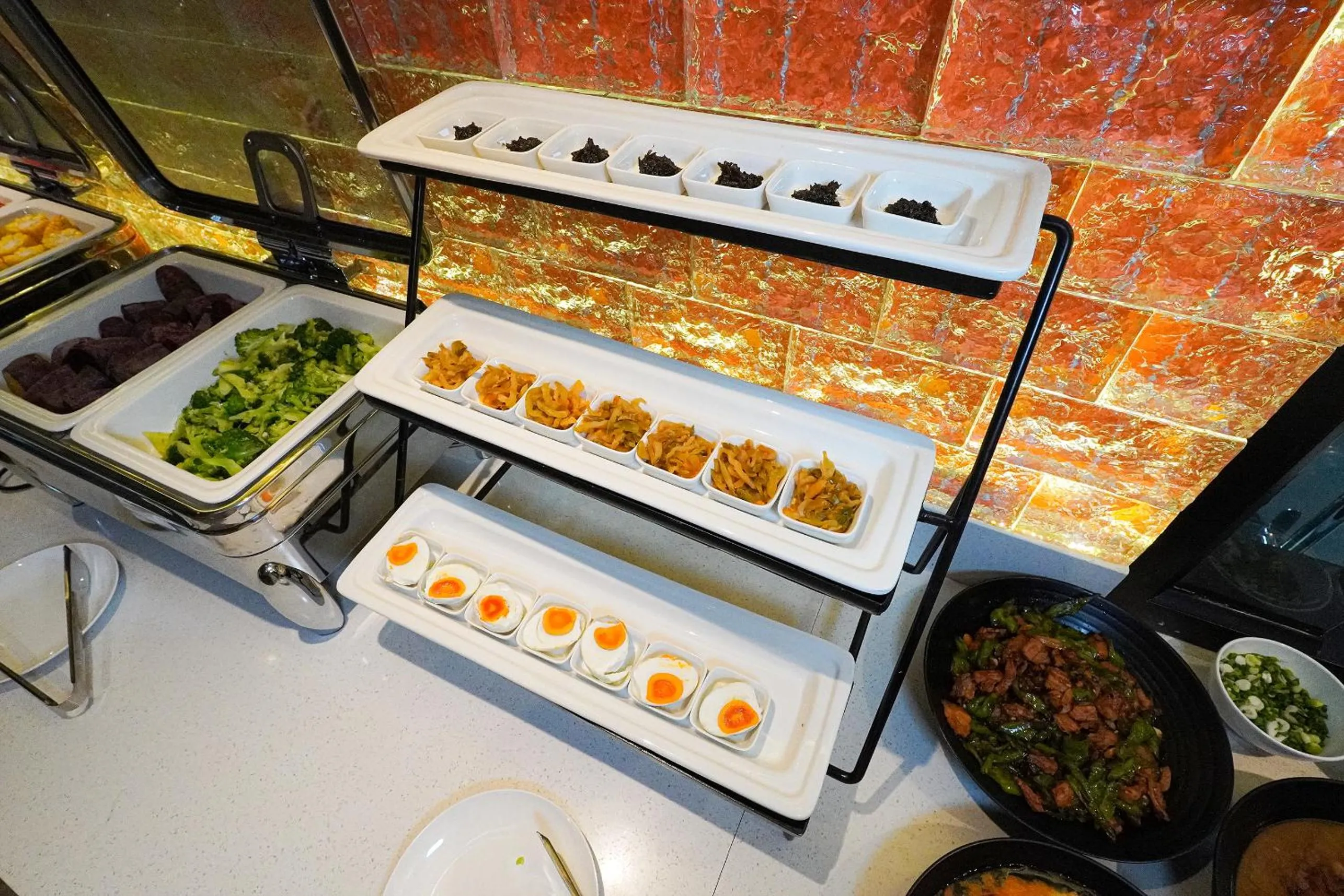 Restaurant/places to eat in L-sevenhotel