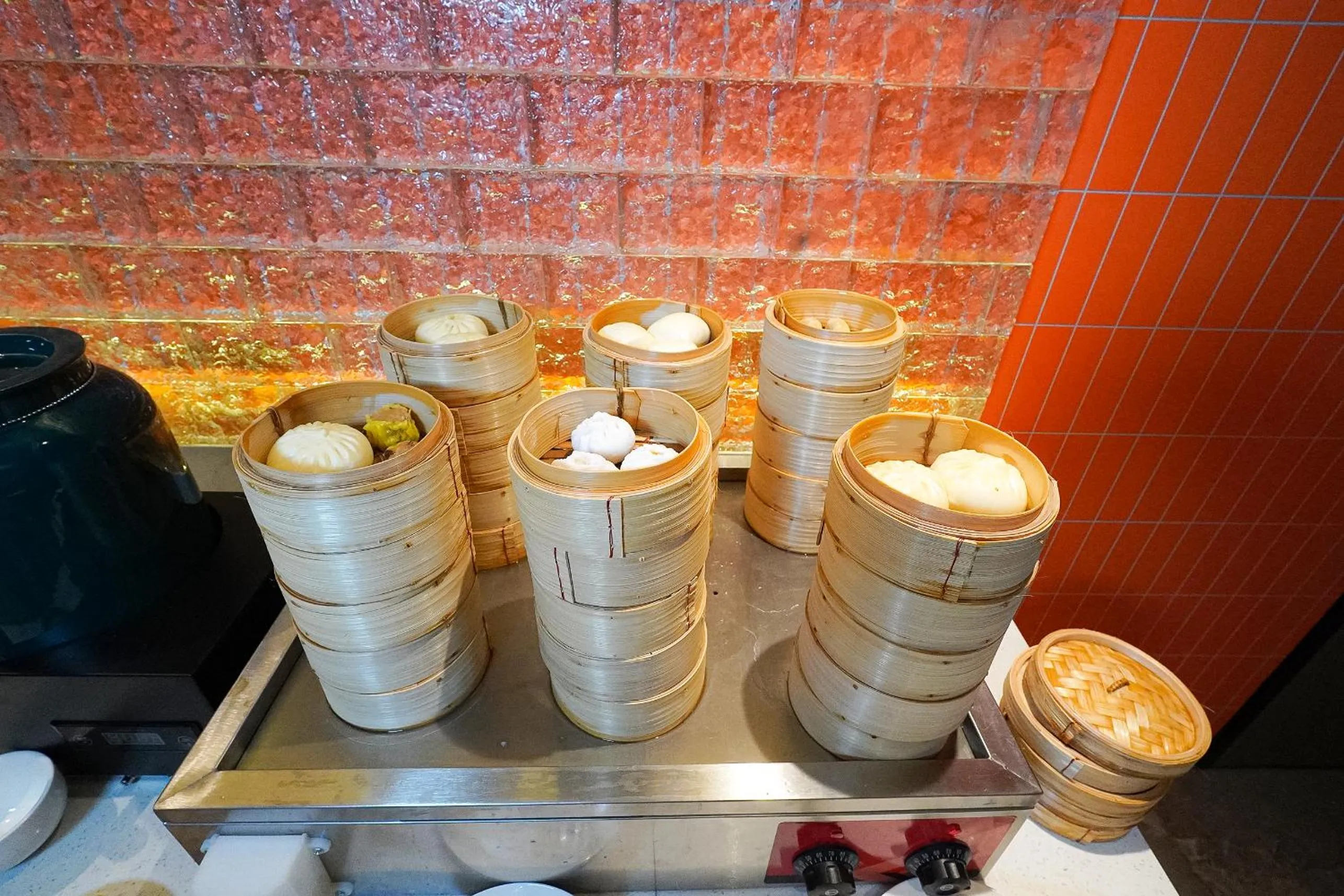 Restaurant/places to eat in L-sevenhotel