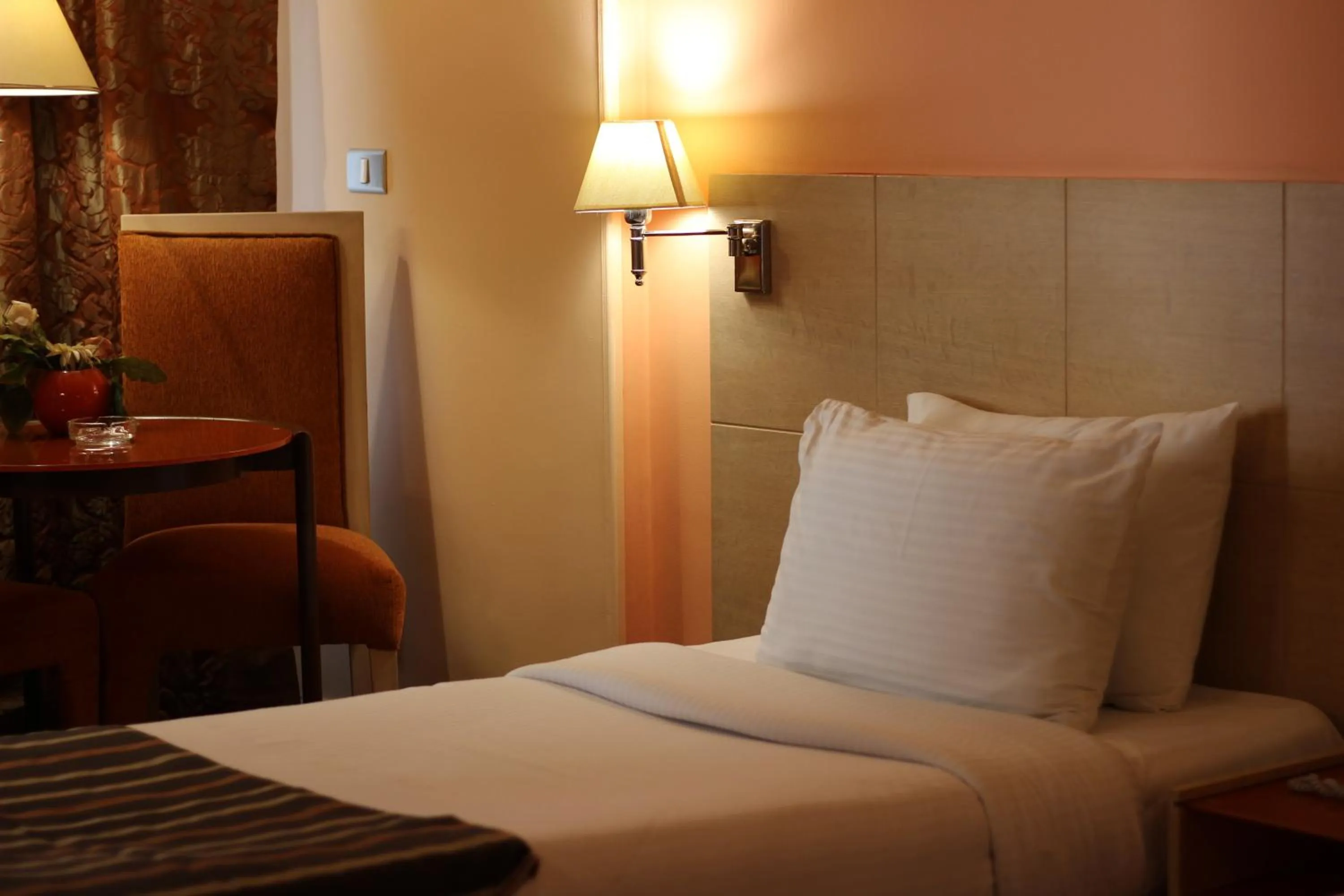 Bed in Santana Hotel Cairo