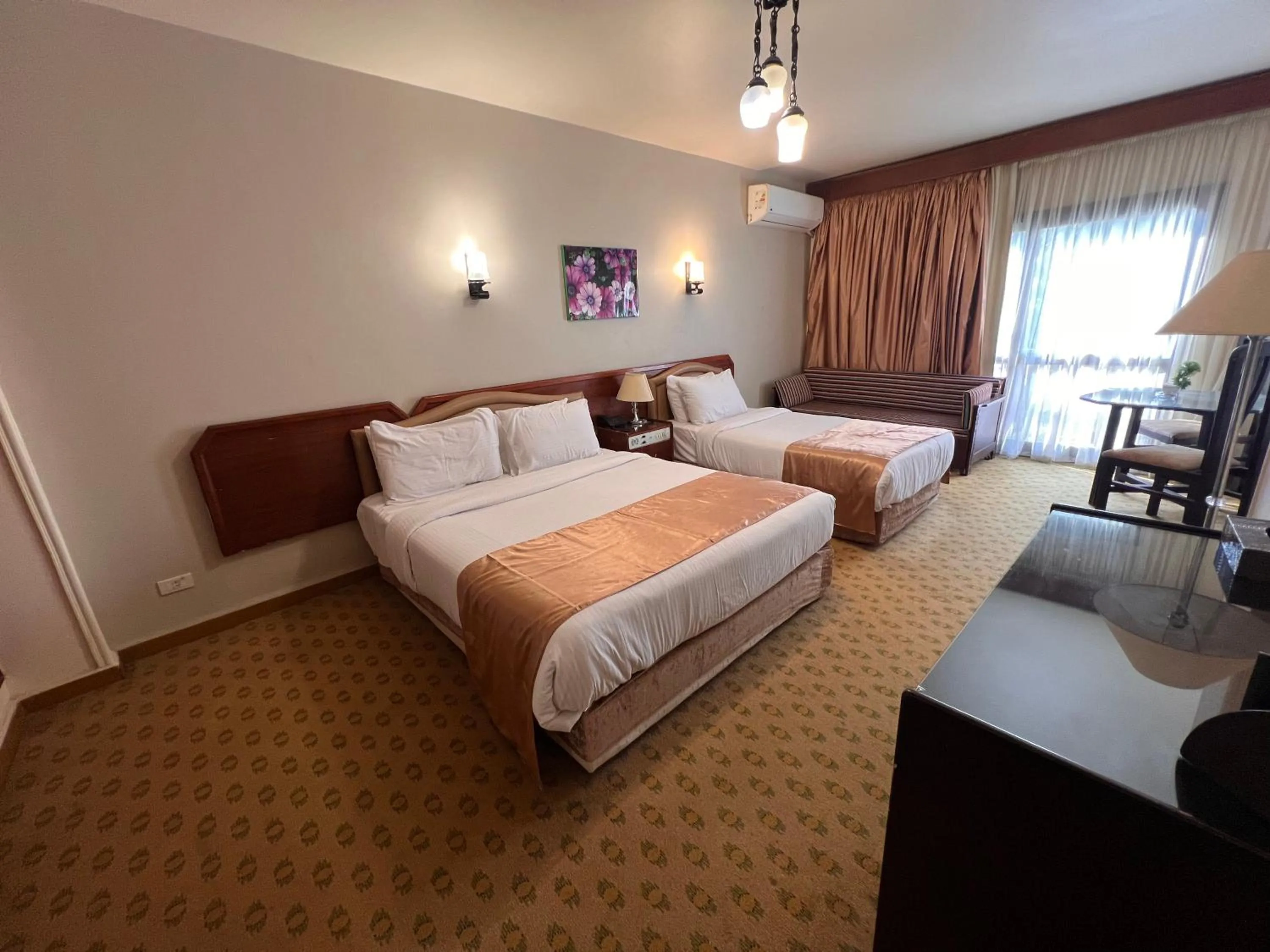 Bed in Santana Hotel Cairo