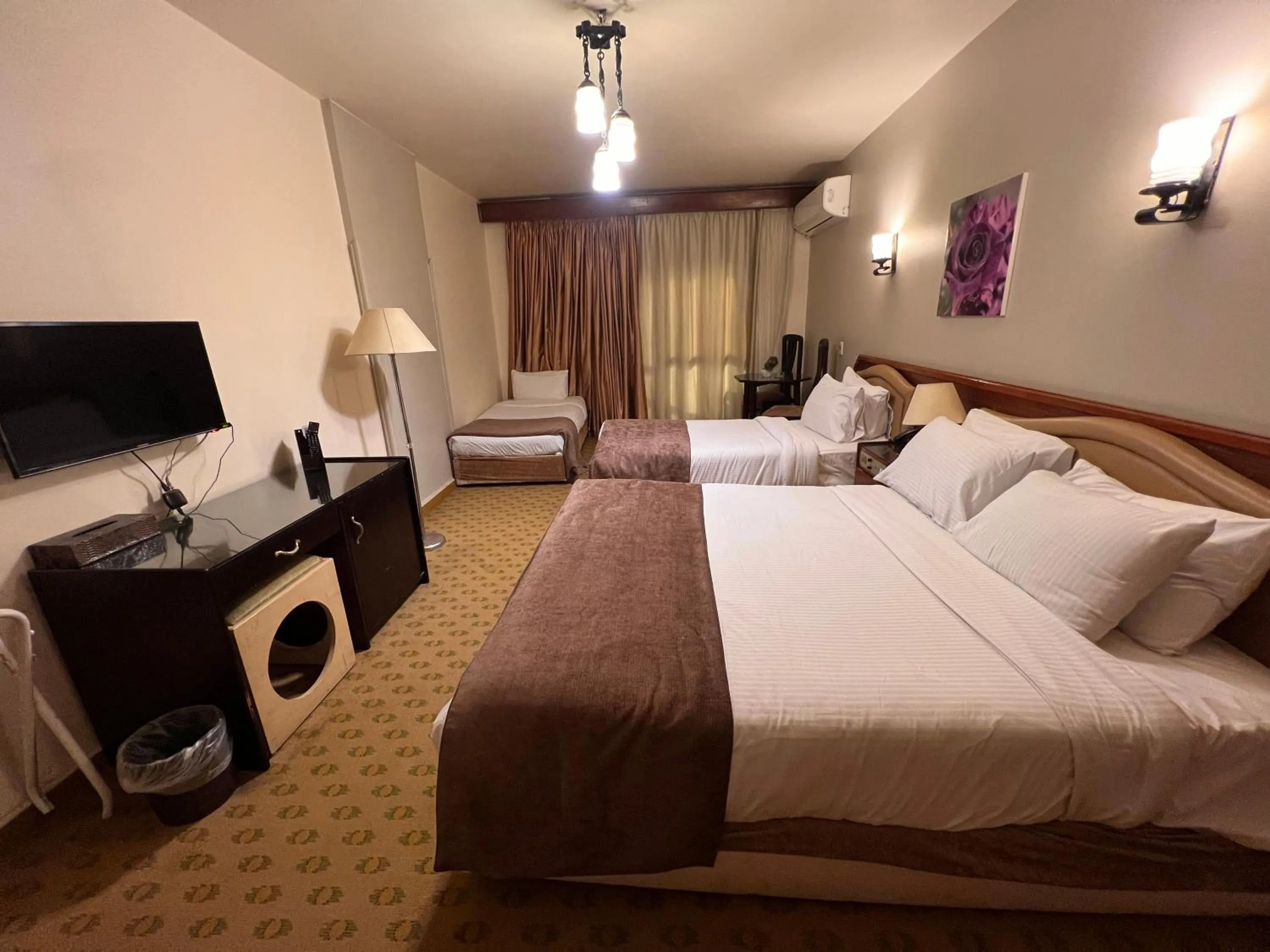 Bed in Santana Hotel Cairo