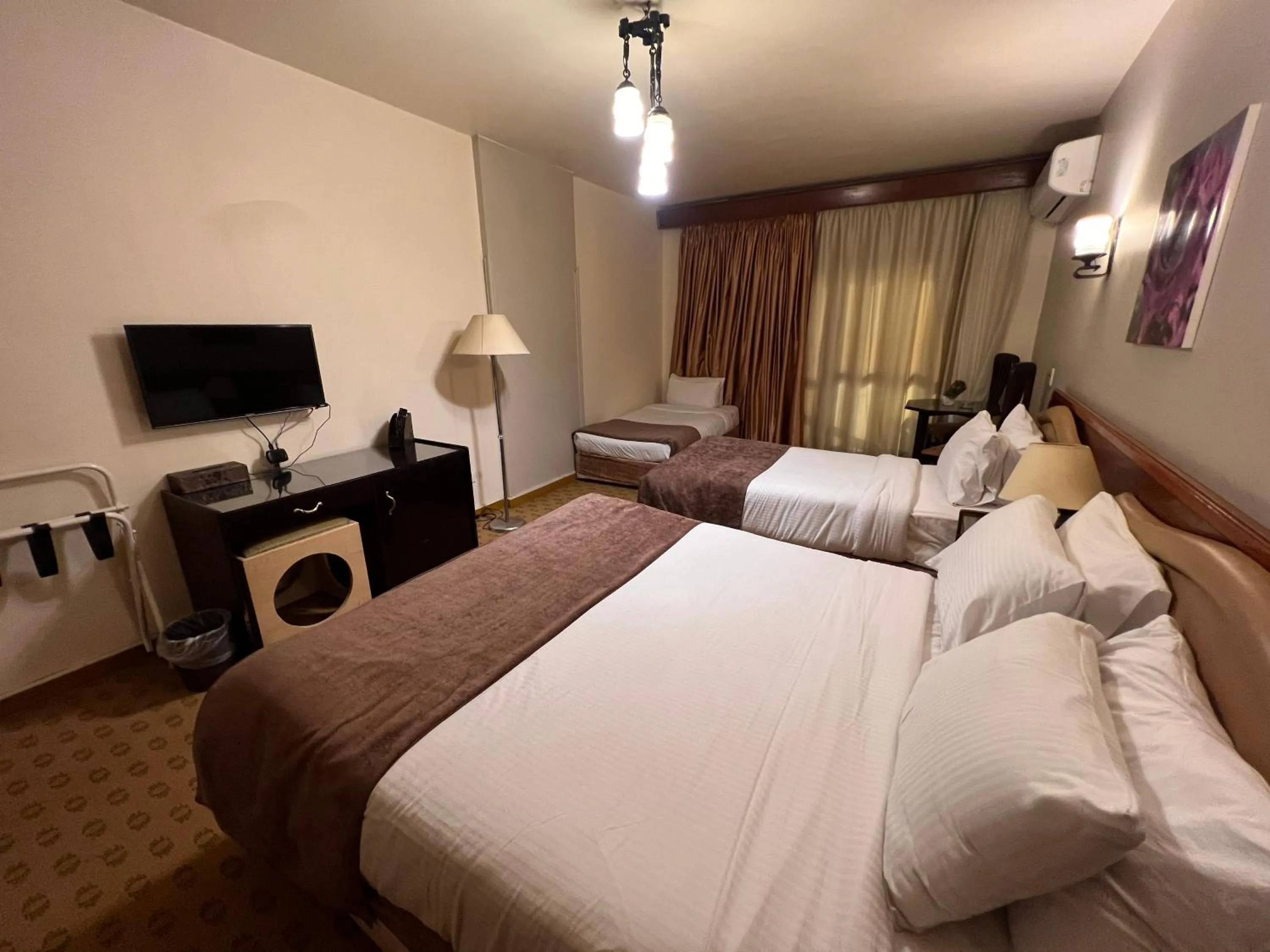 Bed in Santana Hotel Cairo