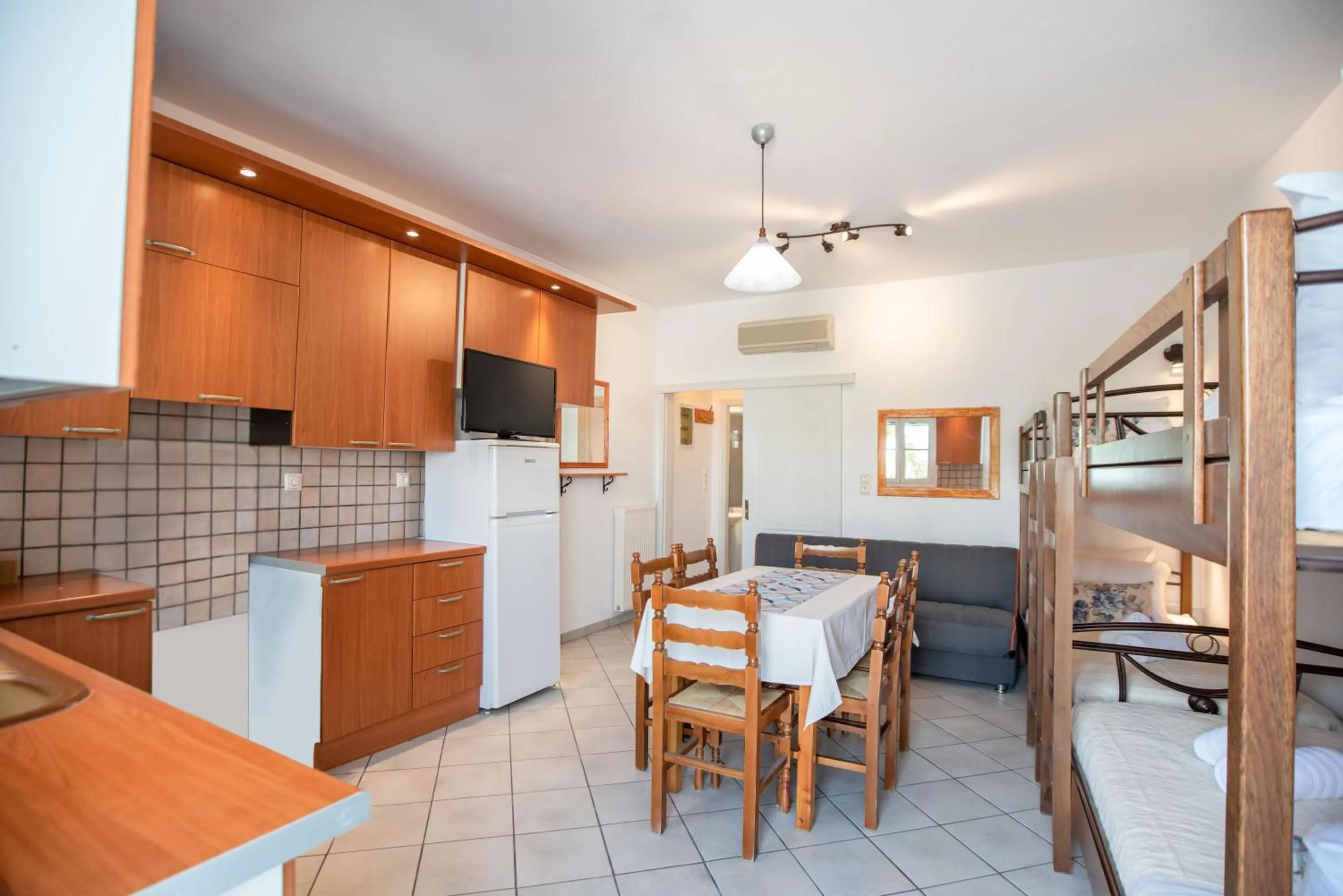 Coffee/tea facilities in Kontaratos Studios & Apartments