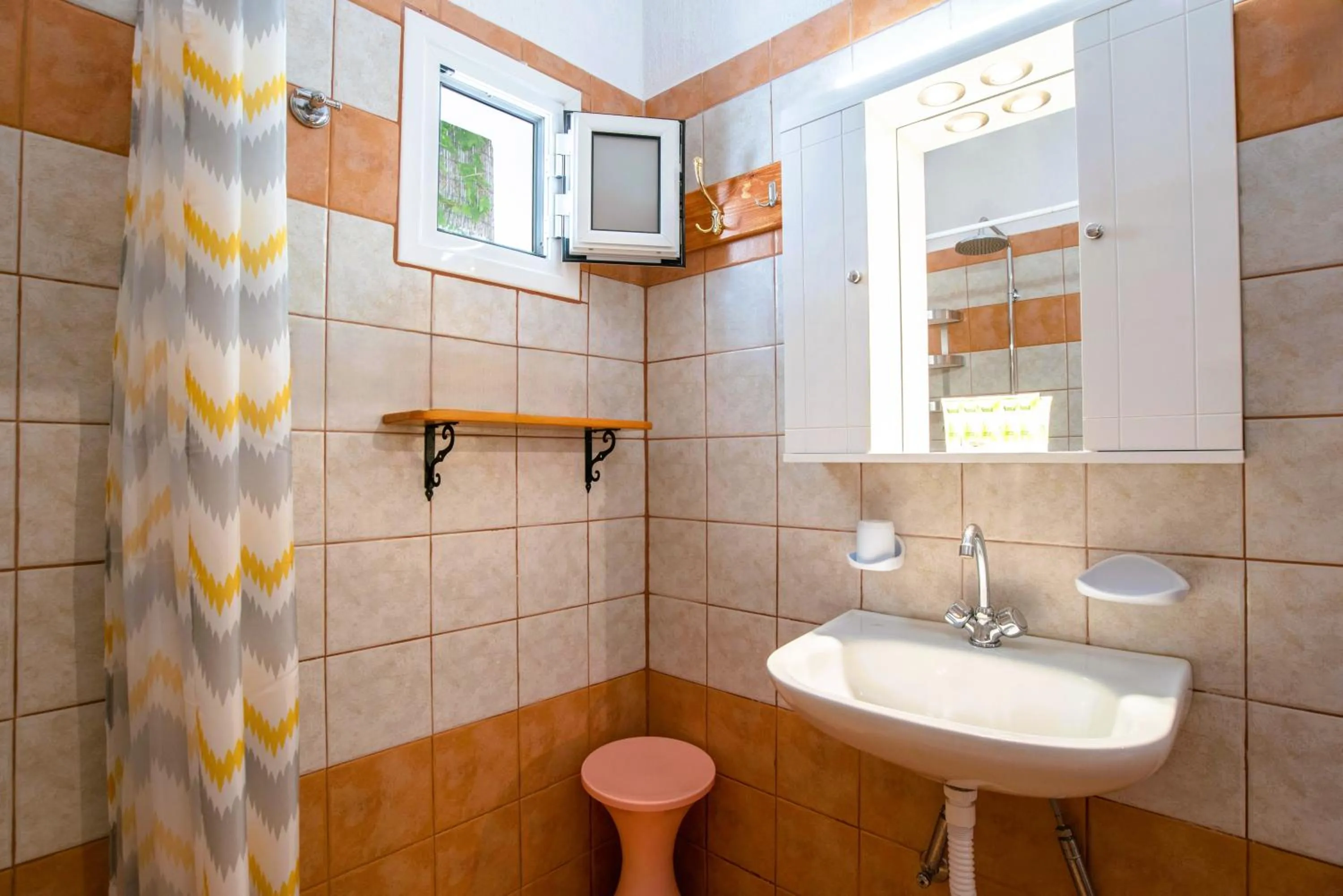 Shower in Kontaratos Studios & Apartments
