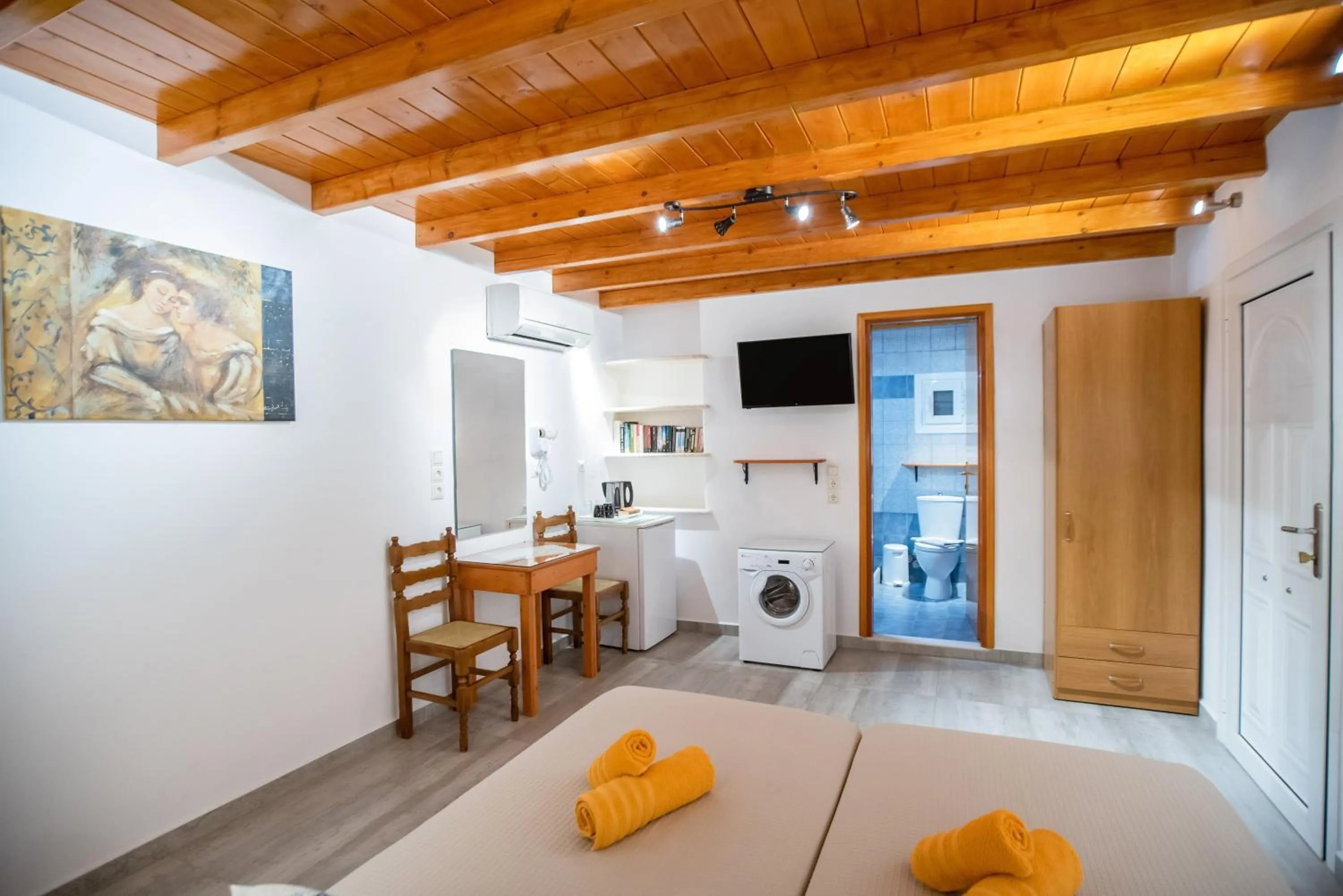 Coffee/tea facilities, Bed in Kontaratos Studios & Apartments