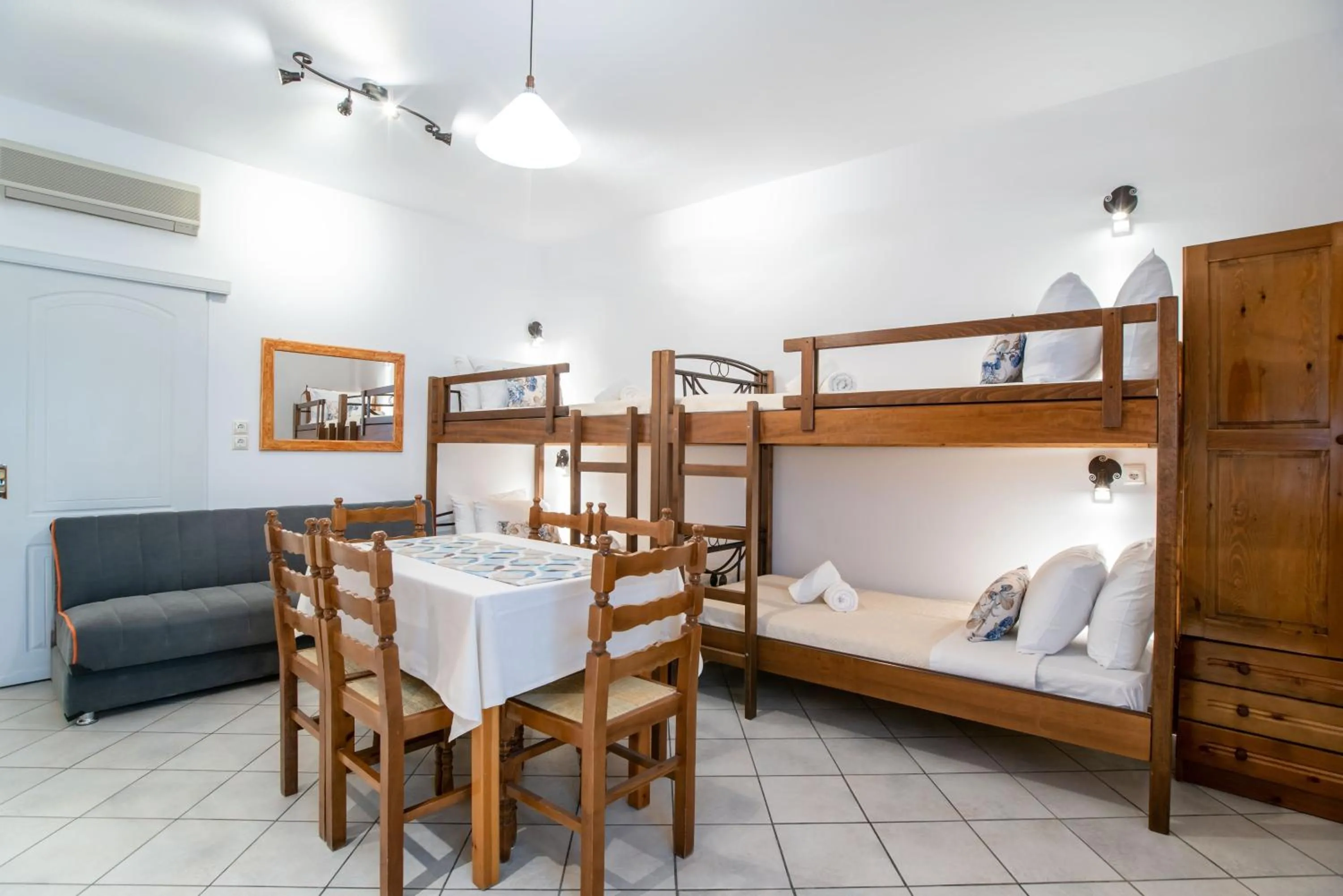 Photo of the whole room, Bed in Kontaratos Studios & Apartments