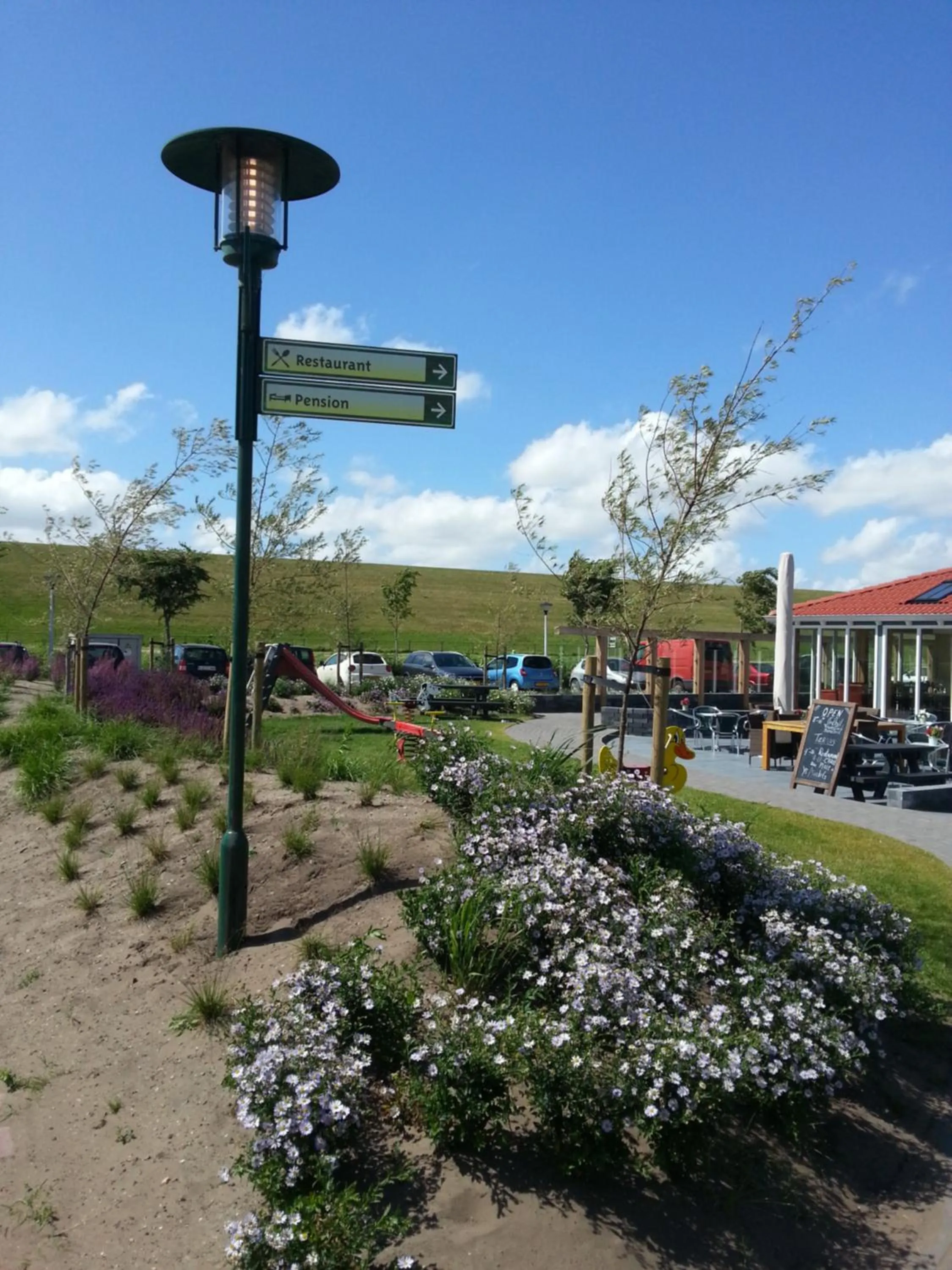 Garden in Bed and Breakfast De Zeehoeve