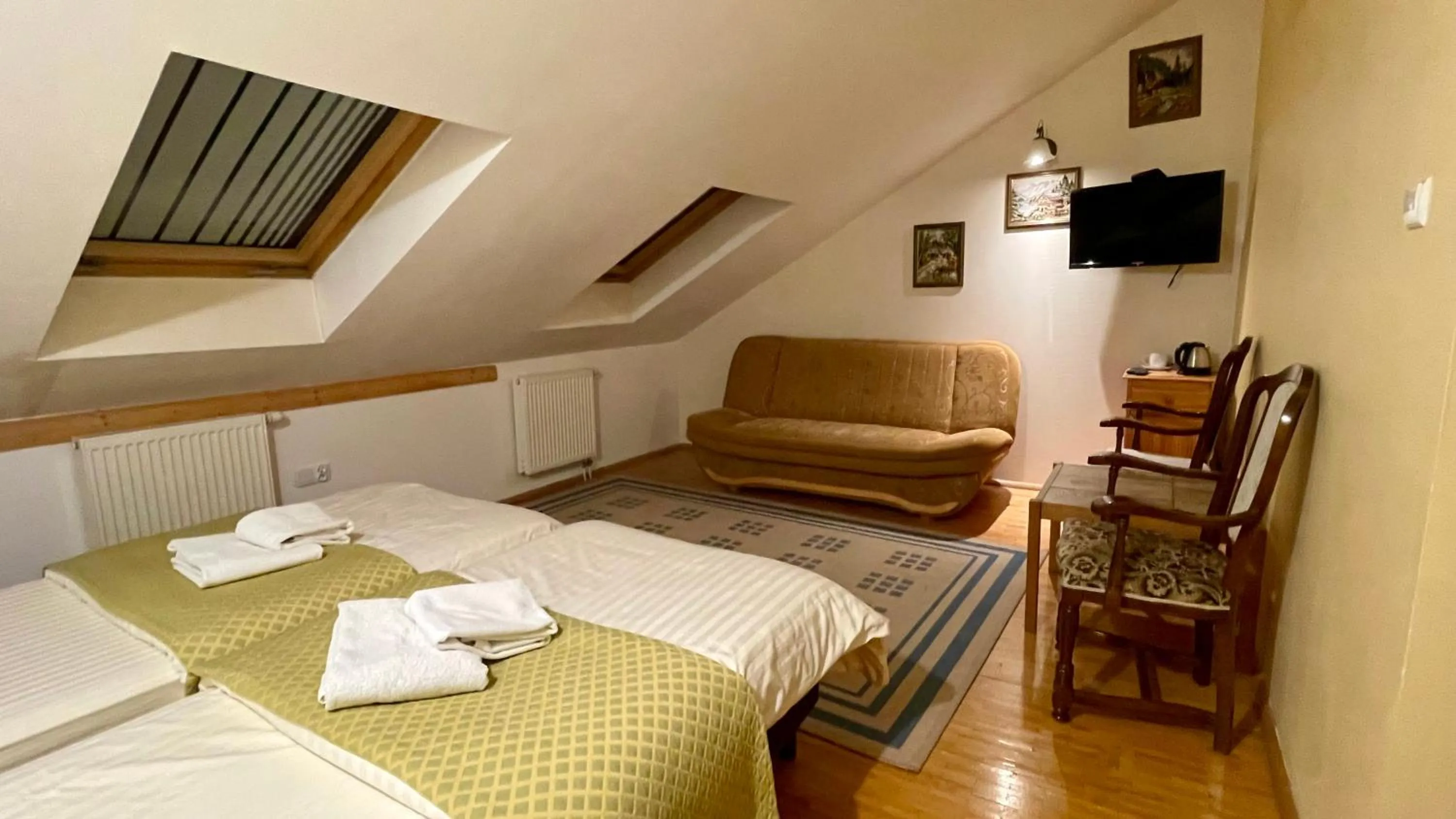 Bed in Pałac SŁONOWICE