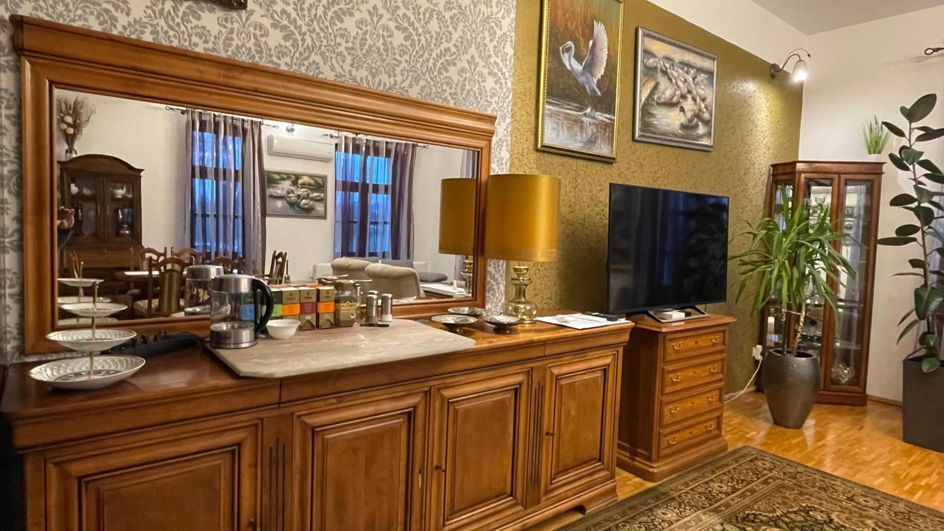 Communal lounge/ TV room in Pałac SŁONOWICE