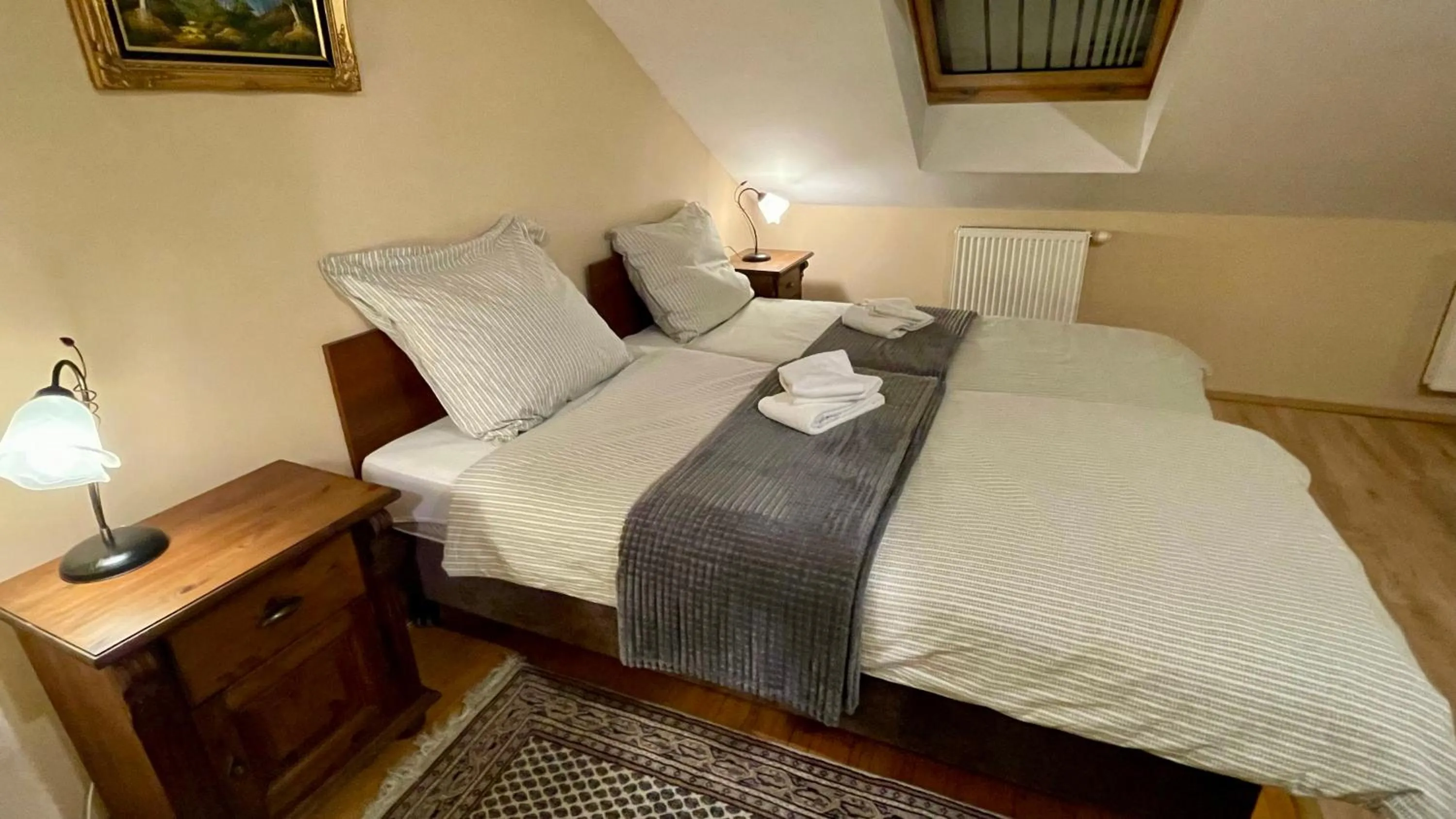 Bed in Pałac SŁONOWICE