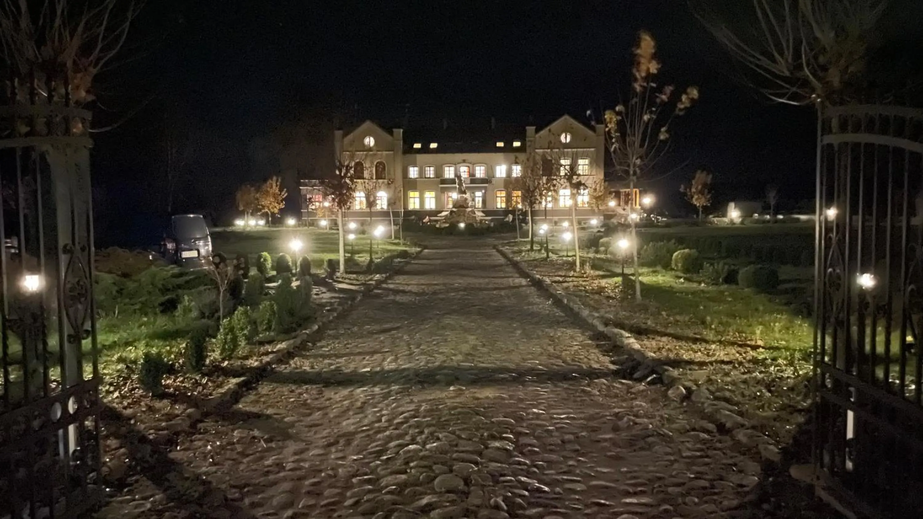 Property building in Pałac SŁONOWICE