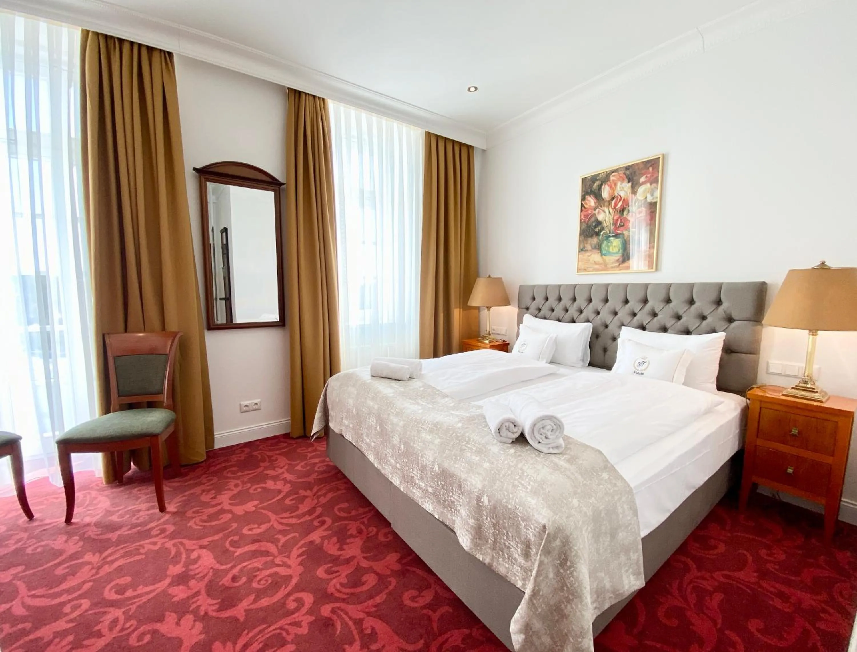 Photo of the whole room, Bed in Hotel "Friedrich-Franz-Palais"