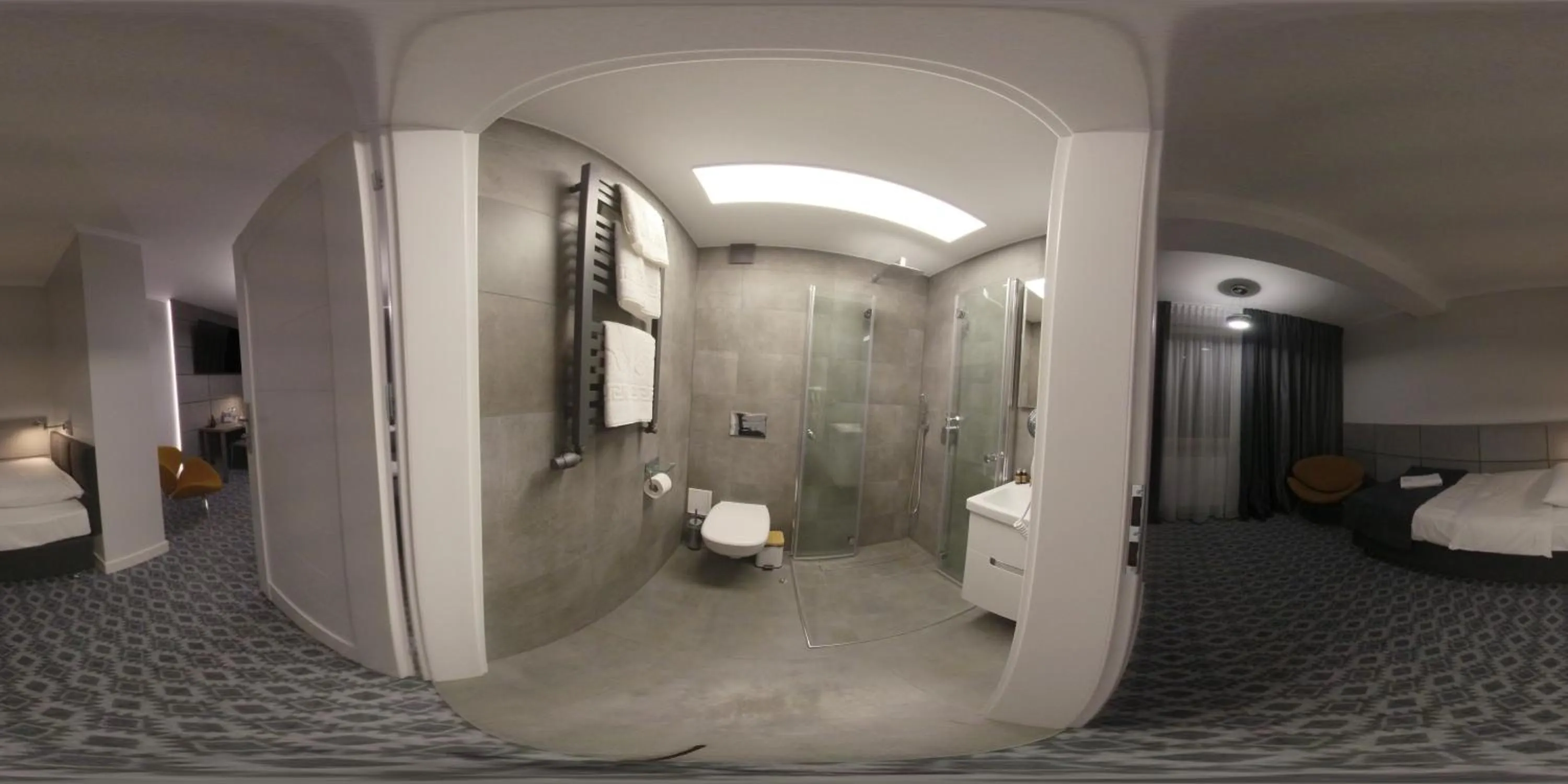 Toilet in Hotel Gordon