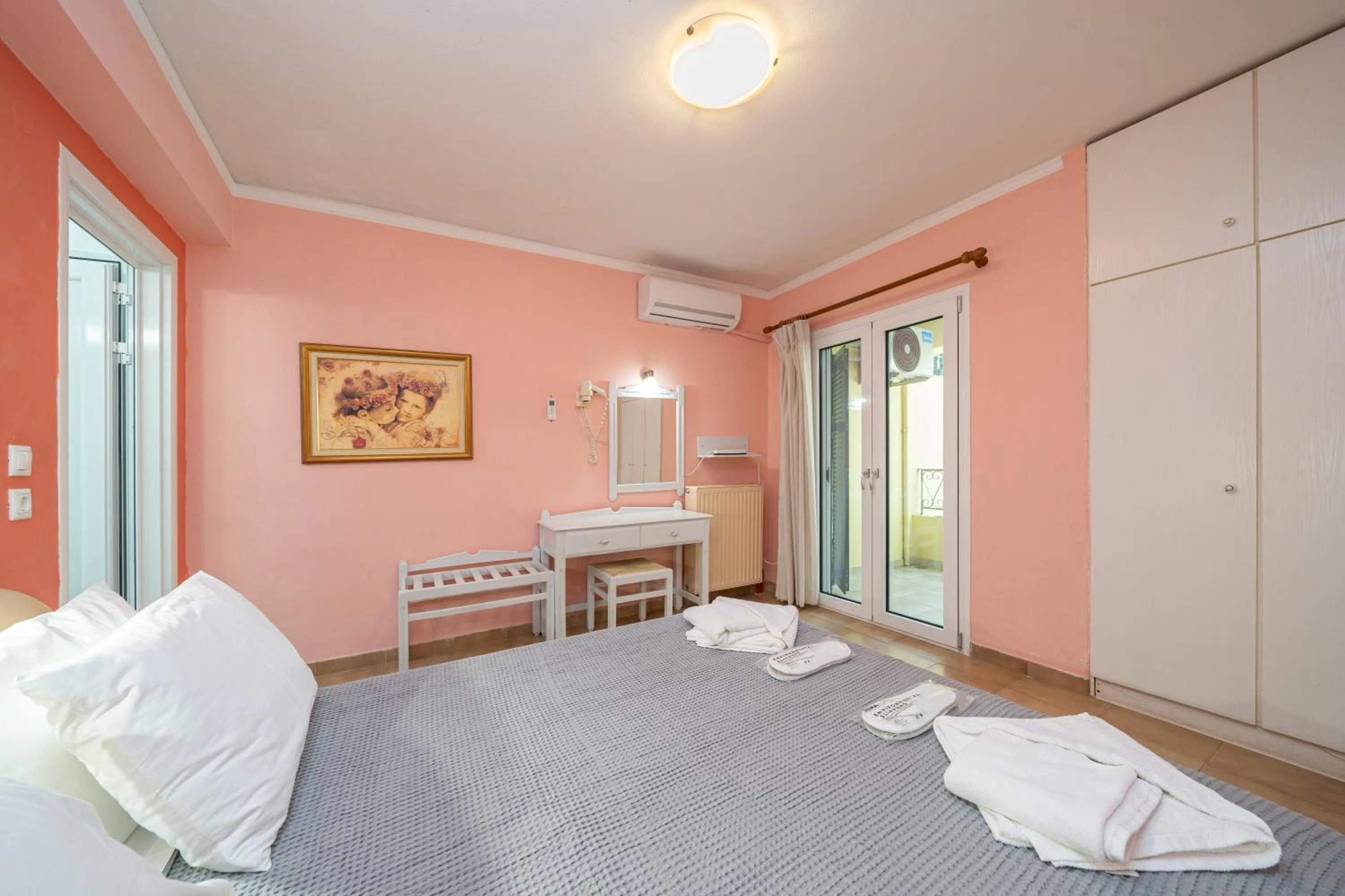 Bed in Stella Hotel Apartments