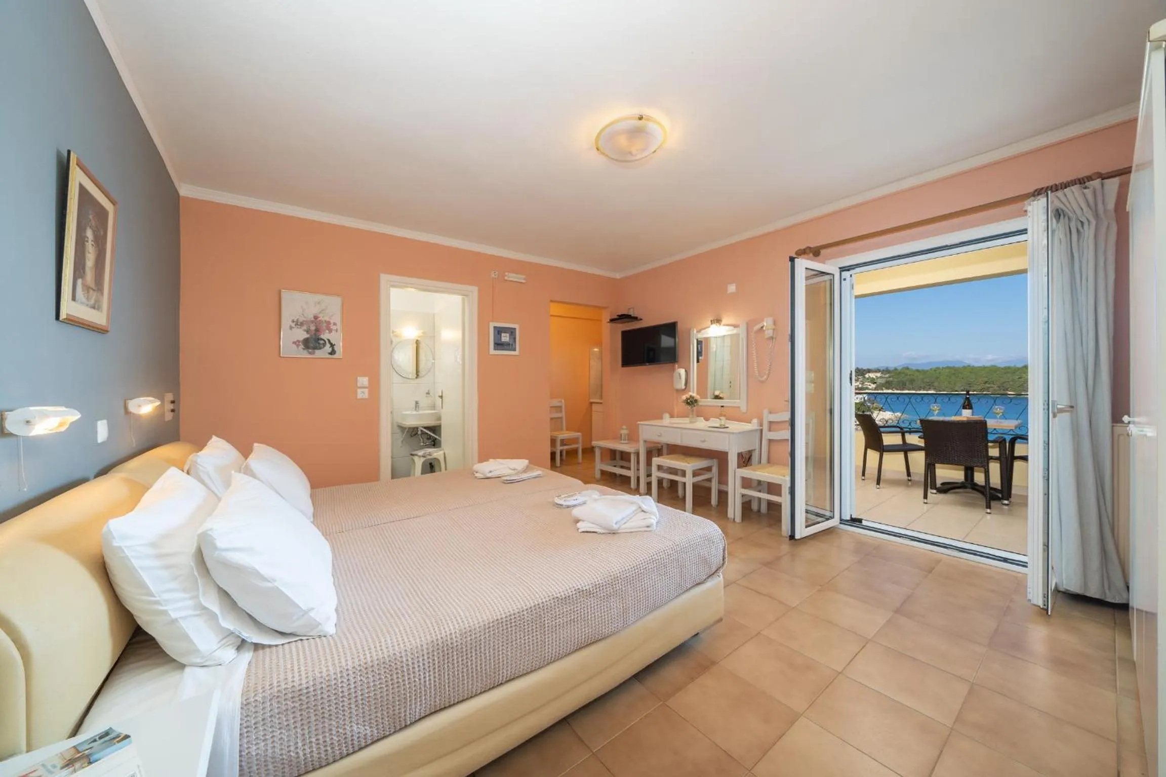 TV and multimedia, Bed in Stella Hotel Apartments