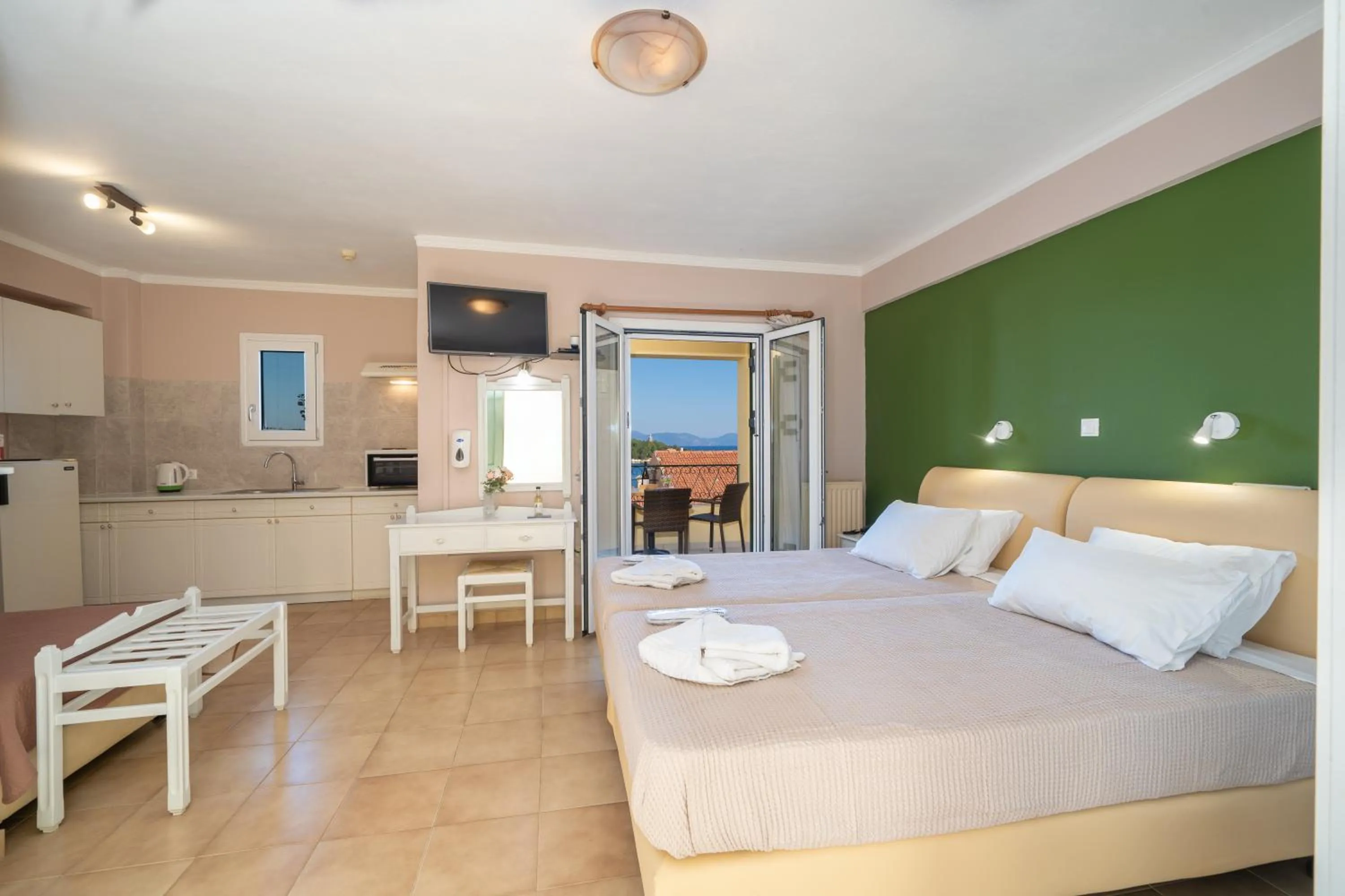 TV and multimedia, Bed in Stella Hotel Apartments