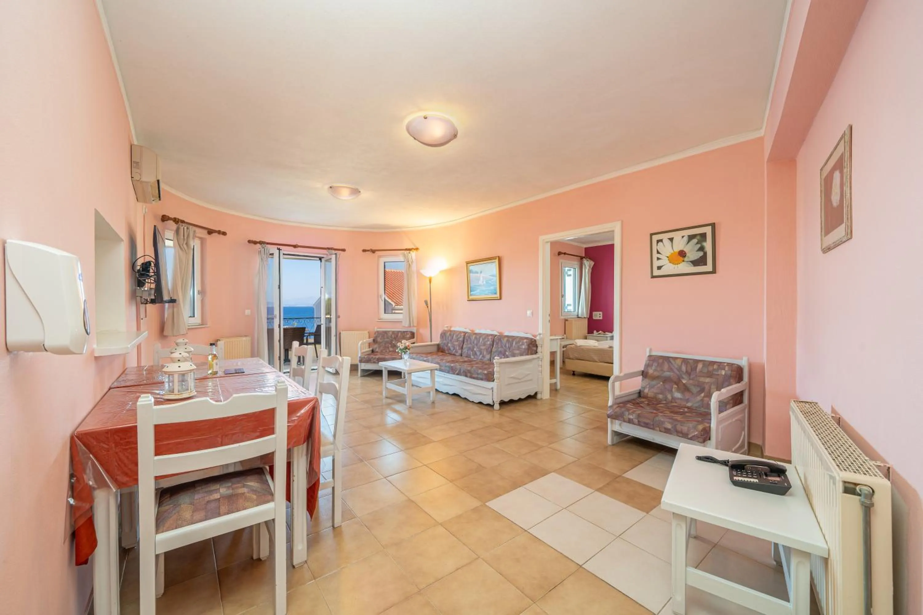 TV and multimedia in Stella Hotel Apartments