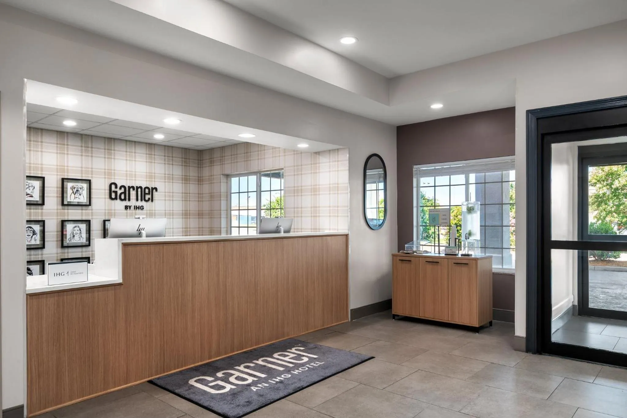 Property building in Garner Hotel Paducah West