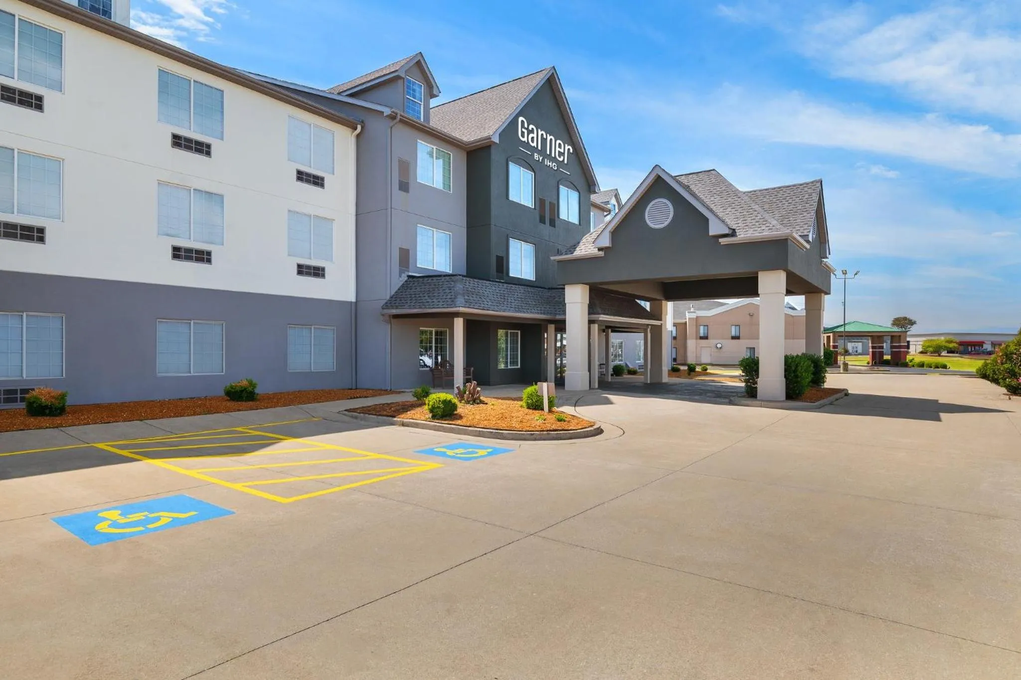Property building in Garner Hotel Paducah West