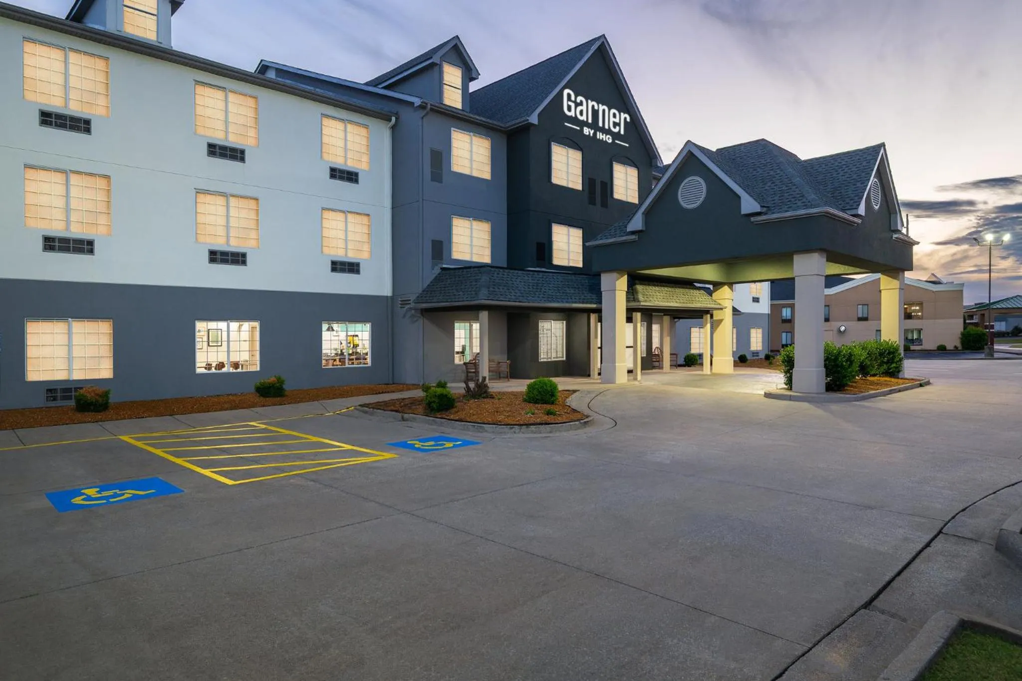 Property building in Garner Hotel Paducah West