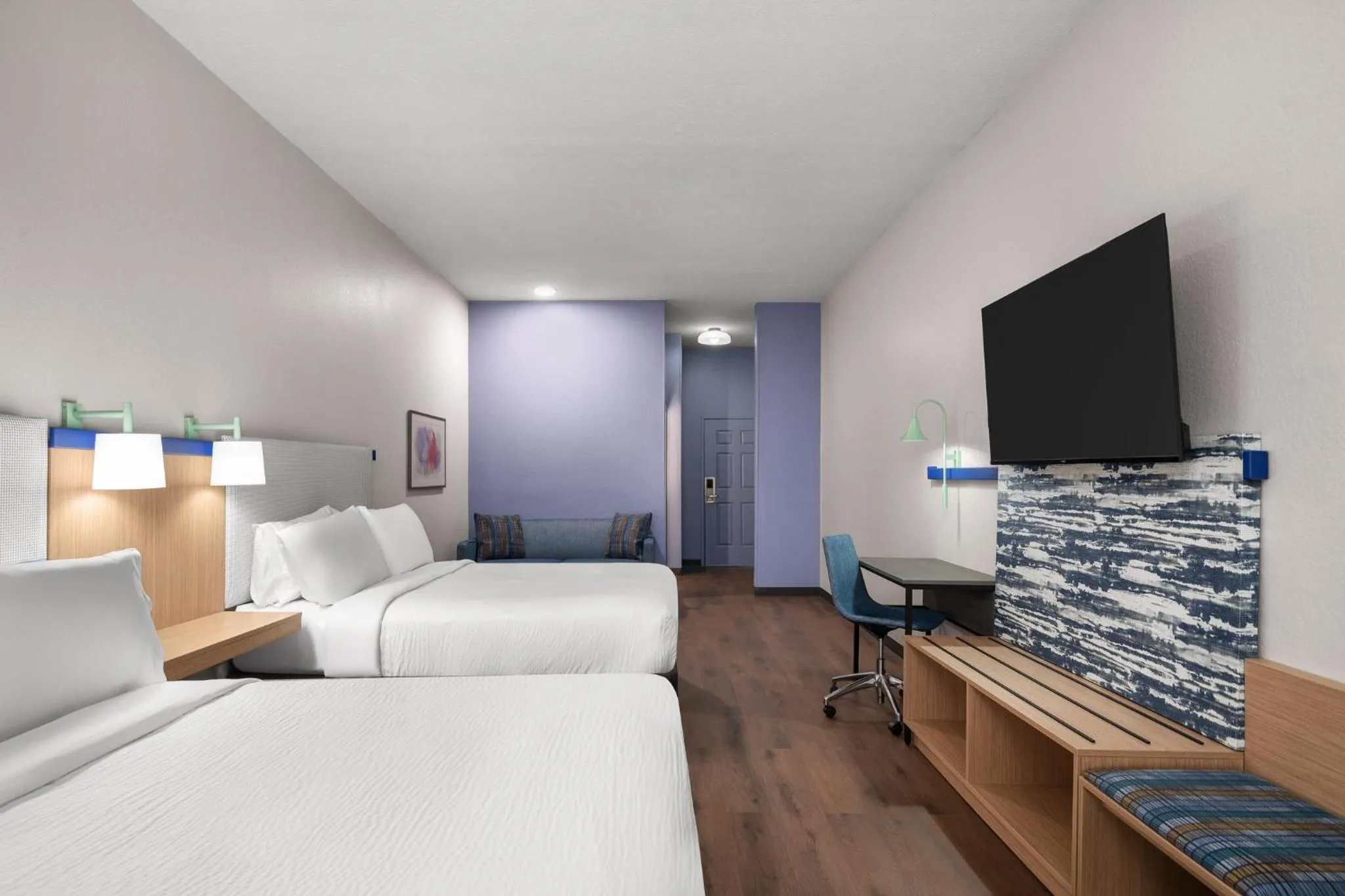 Photo of the whole room, Bed in Garner Hotel Paducah West