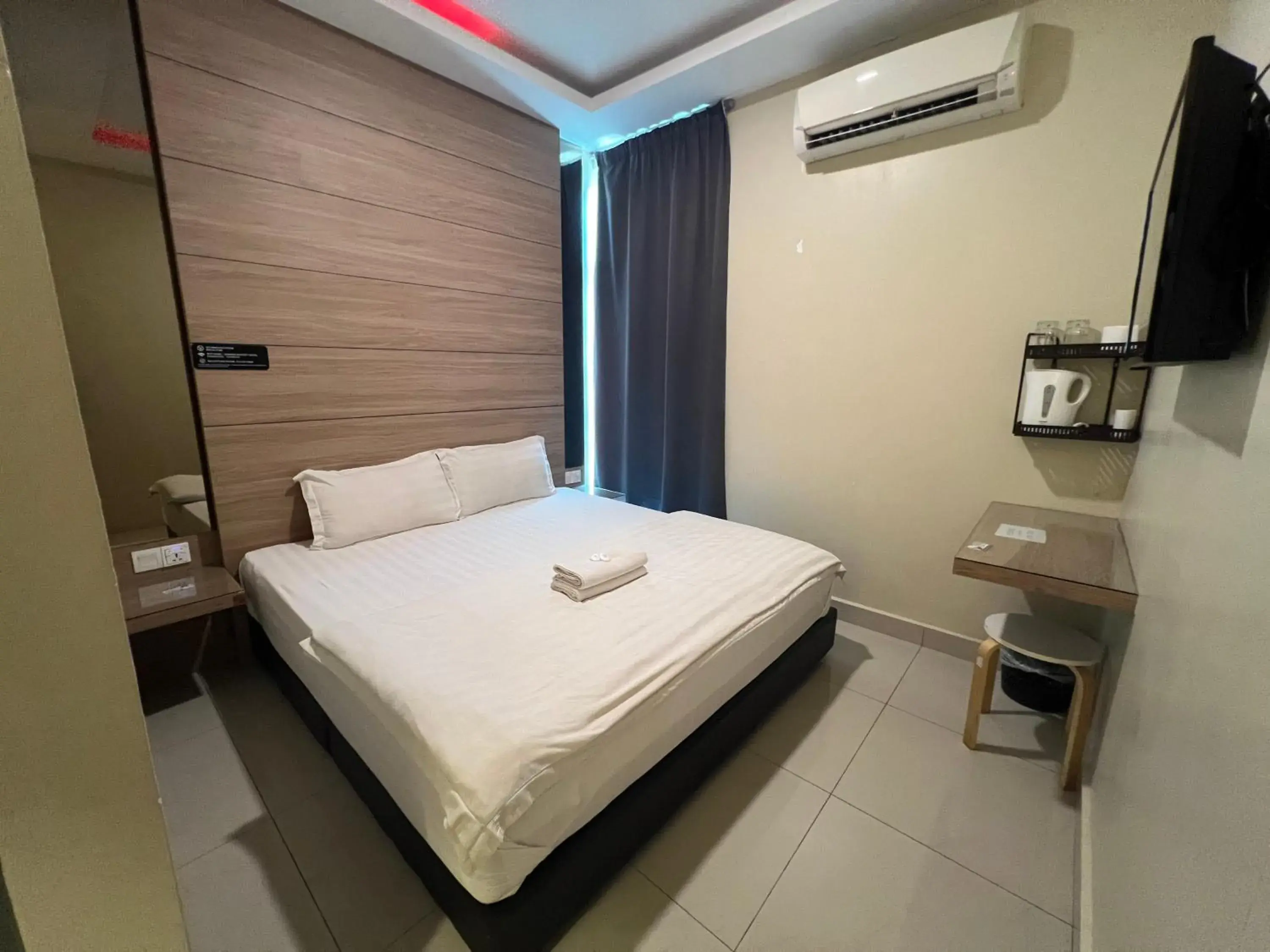 Deluxe King Room in Gebeng Industrial Park Budget Hotel Deluxe King Room in Gebeng Industrial Park Budget Hotel