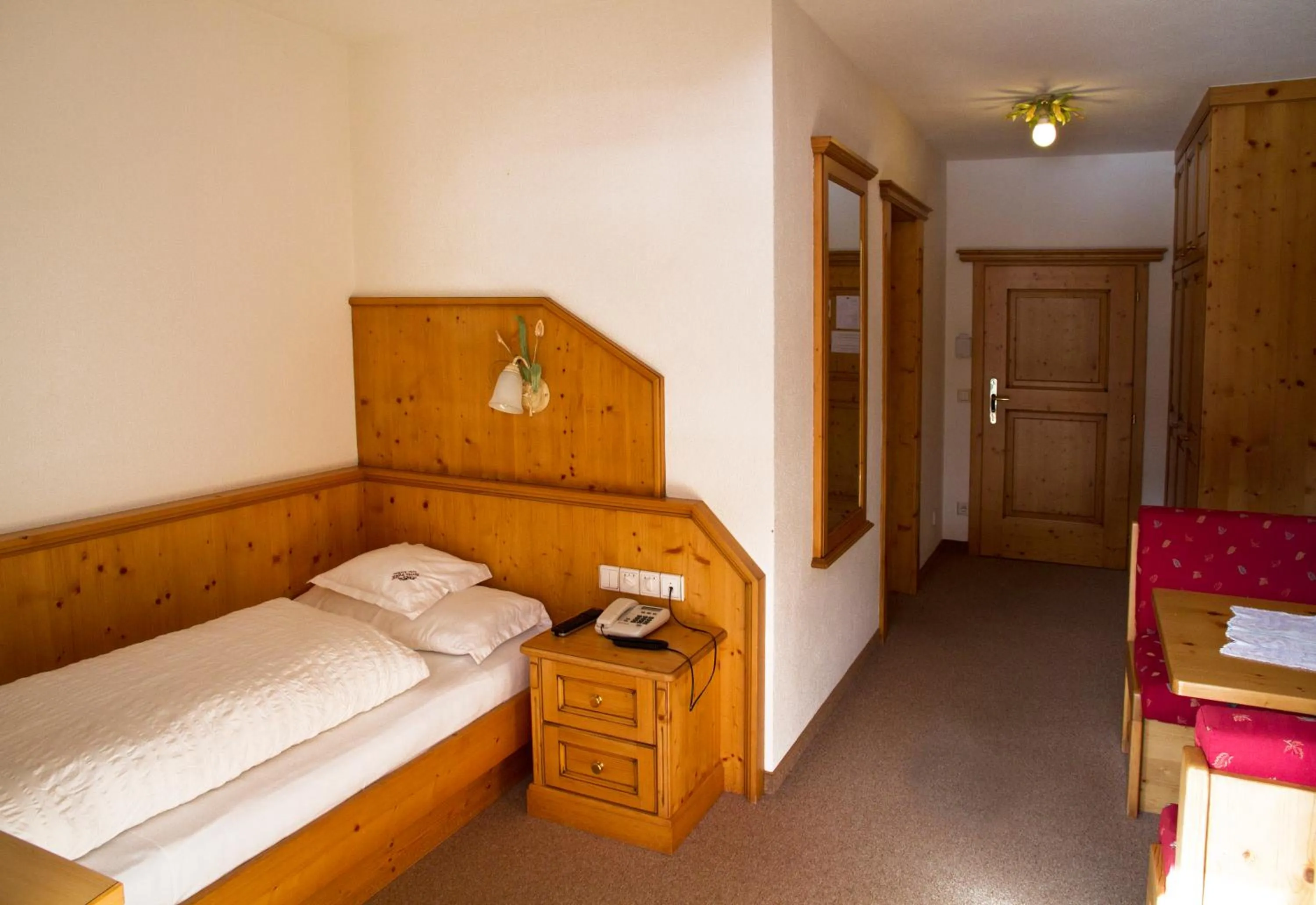 Photo of the whole room, Bed in Hotel Pider