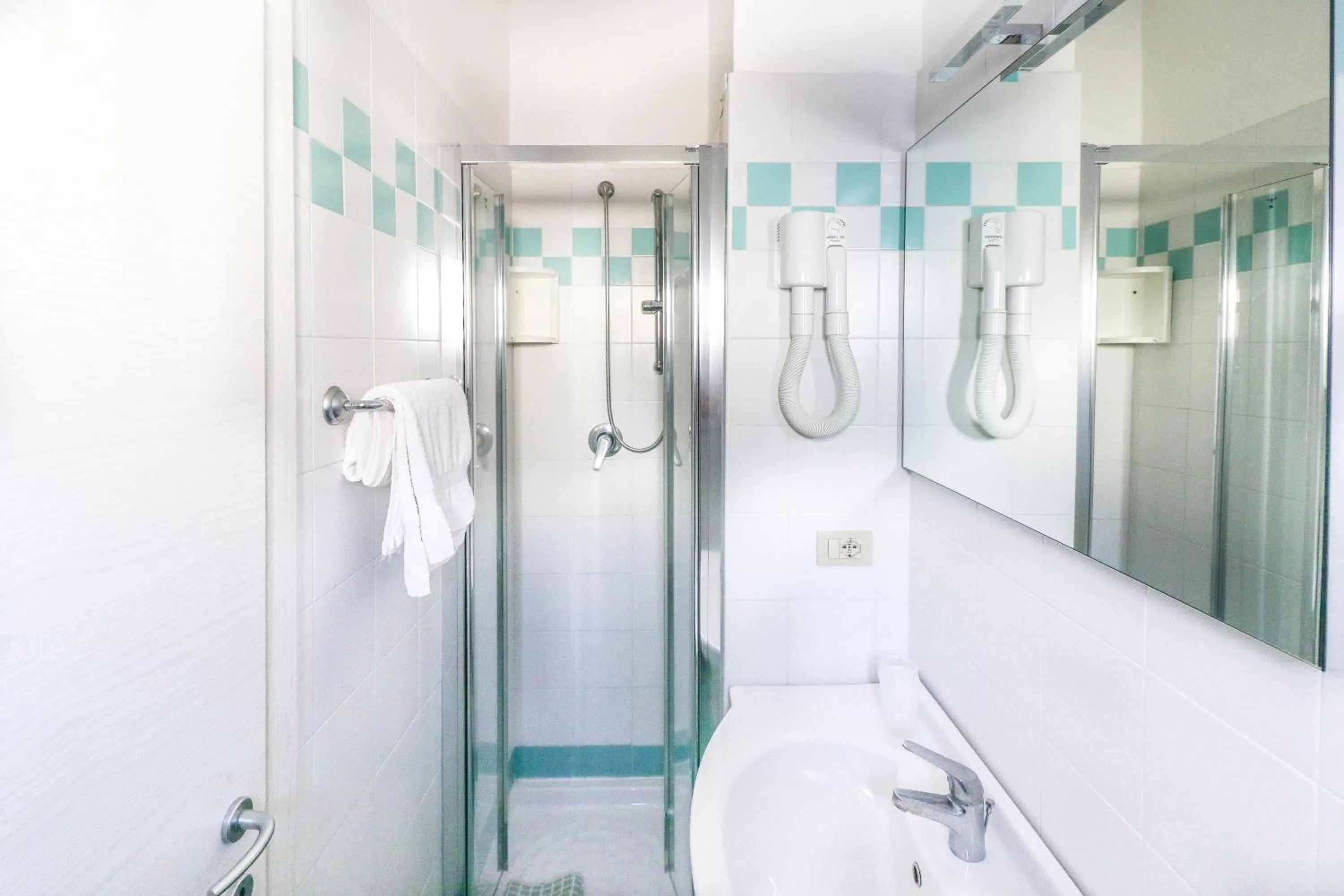 Shower in Hotel Jesulum